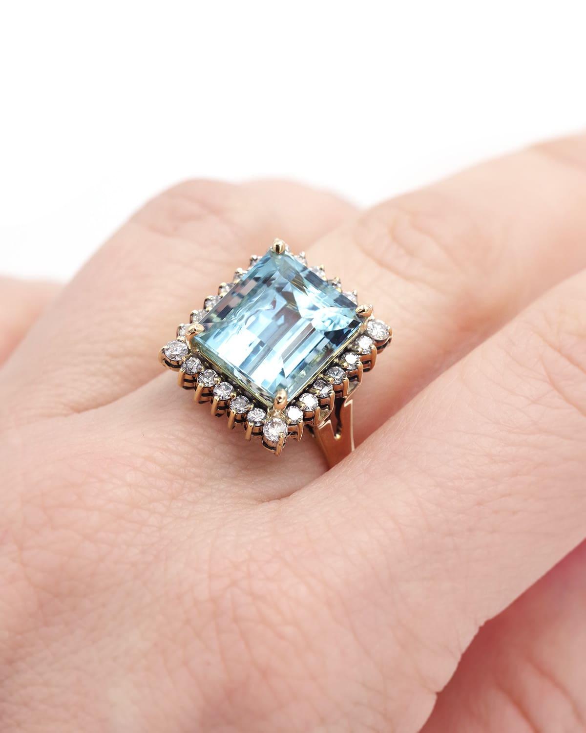 Femenino o masculino Anillo cóctel aguamarina 7,46 ct y diamante oro 18k