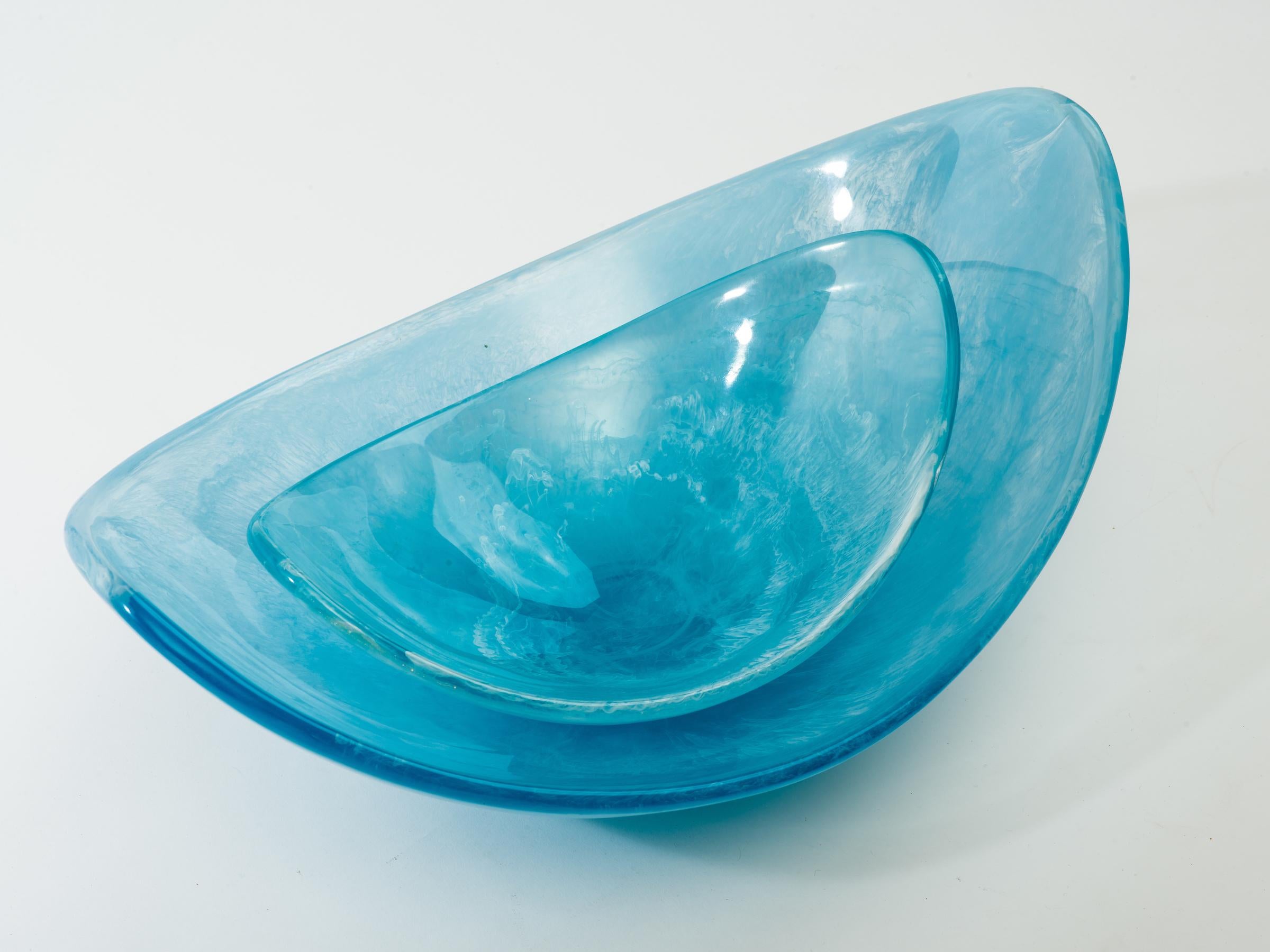 Aquamarine Acrylic Scoop Serving Bowl Set For Sale 5