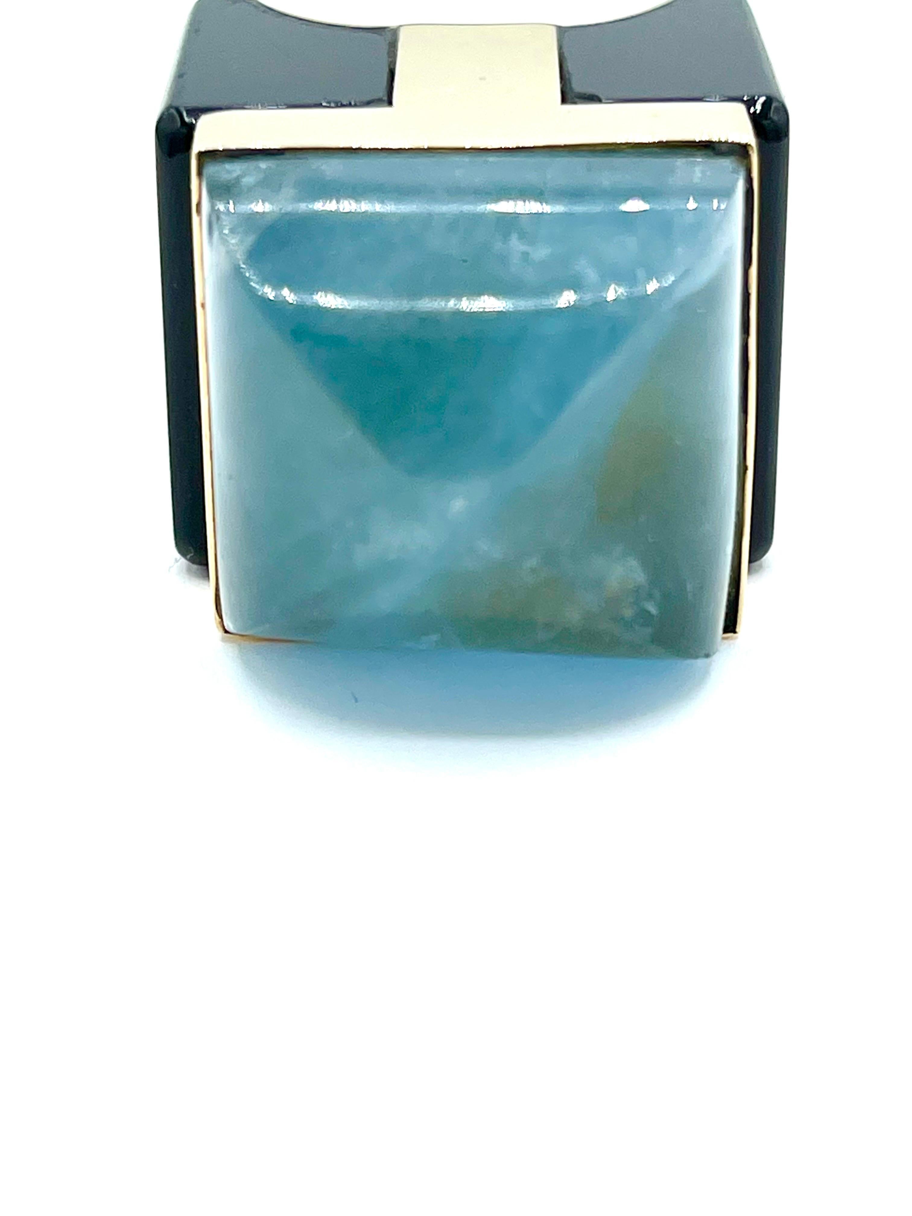 Cabochon Aquamarine and Black Onyx 18K Yellow Gold Cocktail Ring For Sale
