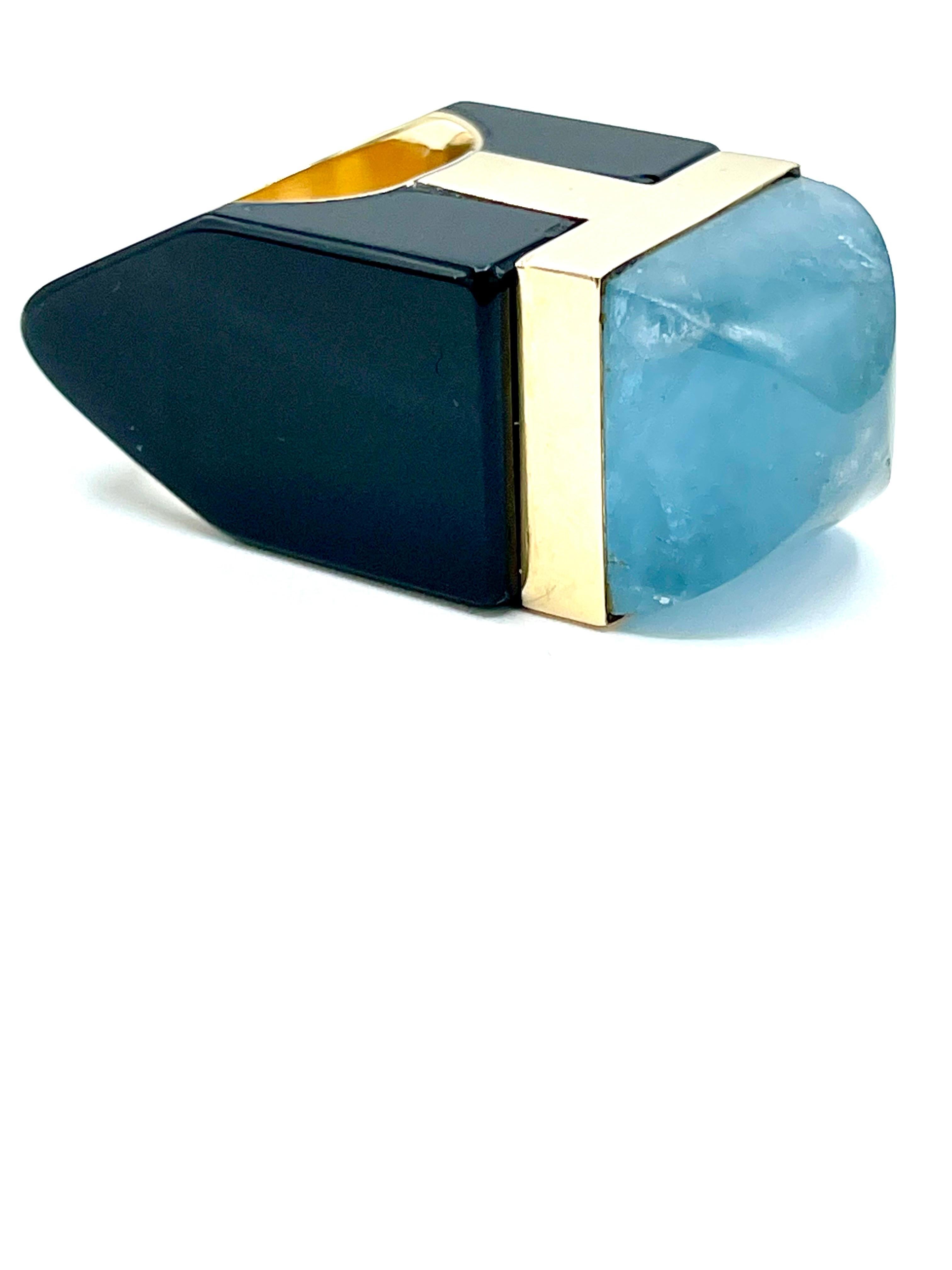 Aquamarine and Black Onyx 18K Yellow Gold Cocktail Ring For Sale at 1stDibs