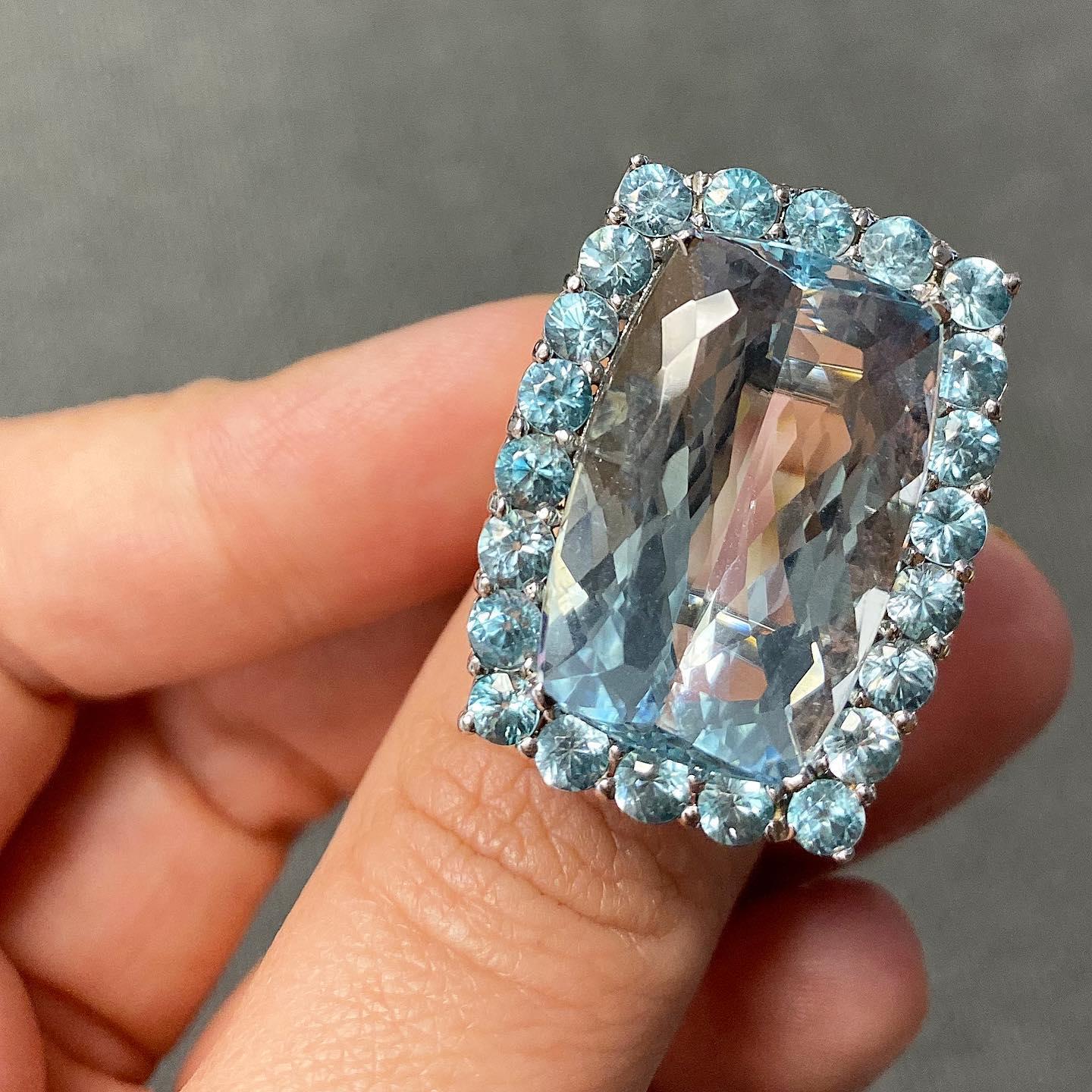 Anello Cocktail con Acquamarina e Zircone Blu con Diamanti In condizioni Nuovo in vendita a Phoenix, AZ