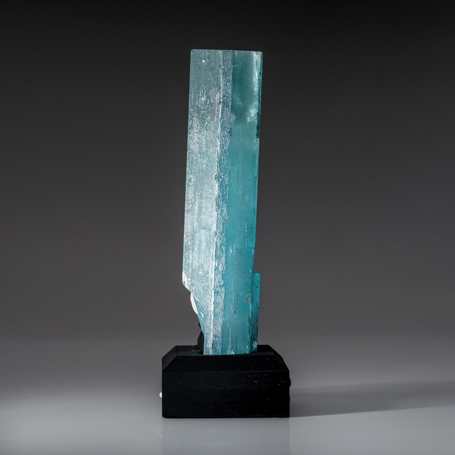 Aquamarine and Cleavlandite from Shigar Valley, Shigar District, Gilgit-Baltista In New Condition For Sale In New York, NY