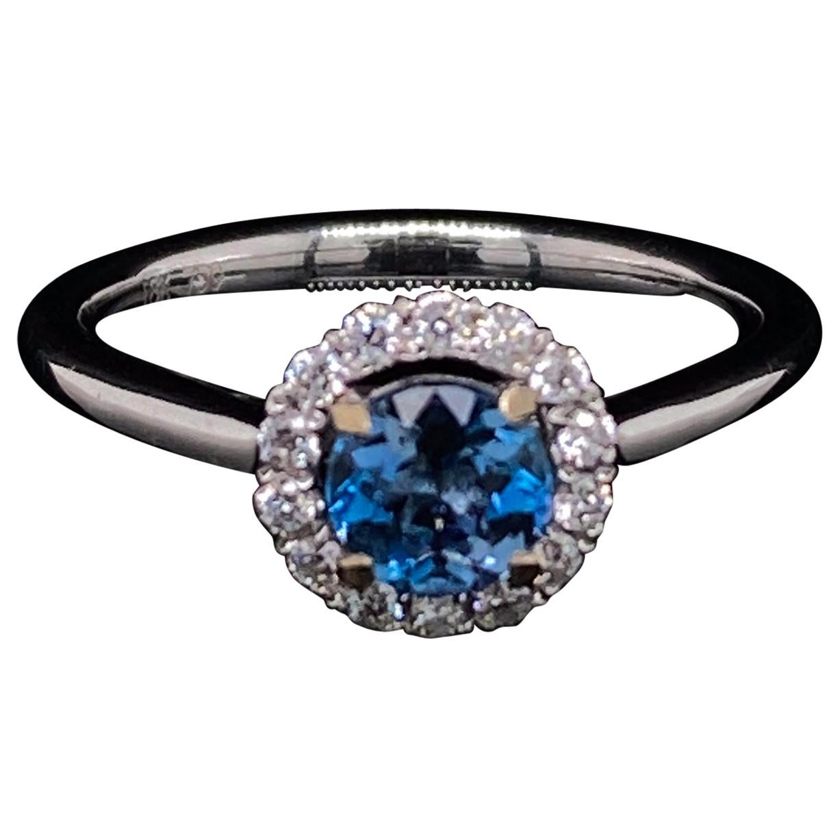 Aquamarine and Diamond 18 Karat White Gold Round Cluster Ring For Sale
