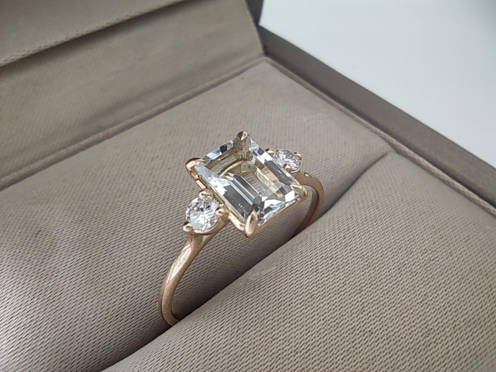 Aquamarin 0,76 Karat Diamant 0,13 Karat 18K Gold Verlobungsring - im Zustand „Neu“ in Sant Josep de sa Talaia, IB