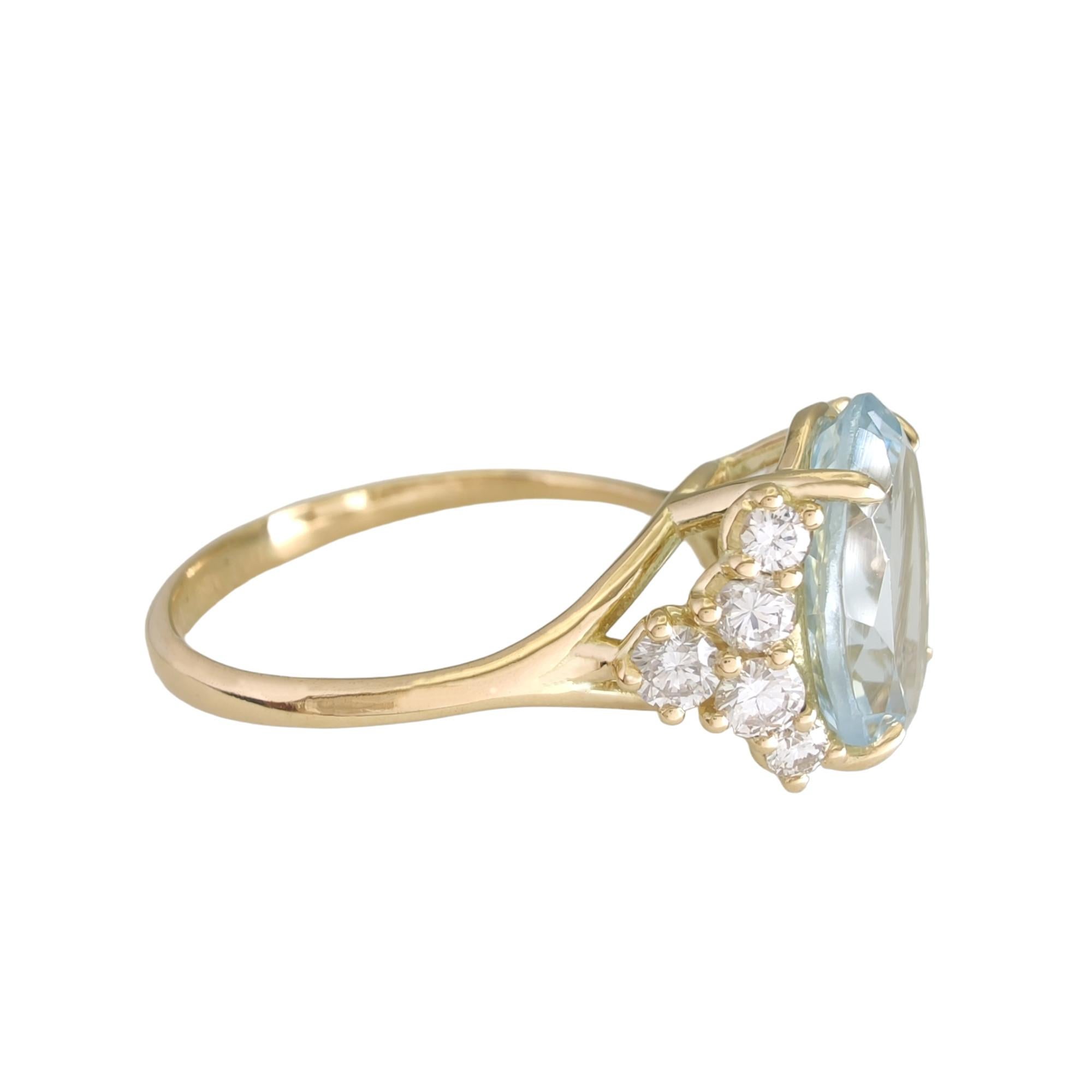 Aquamarine and Diamond 18k Yellow Gold Engagement Ring for Women , Perfect Gift For Sale 3