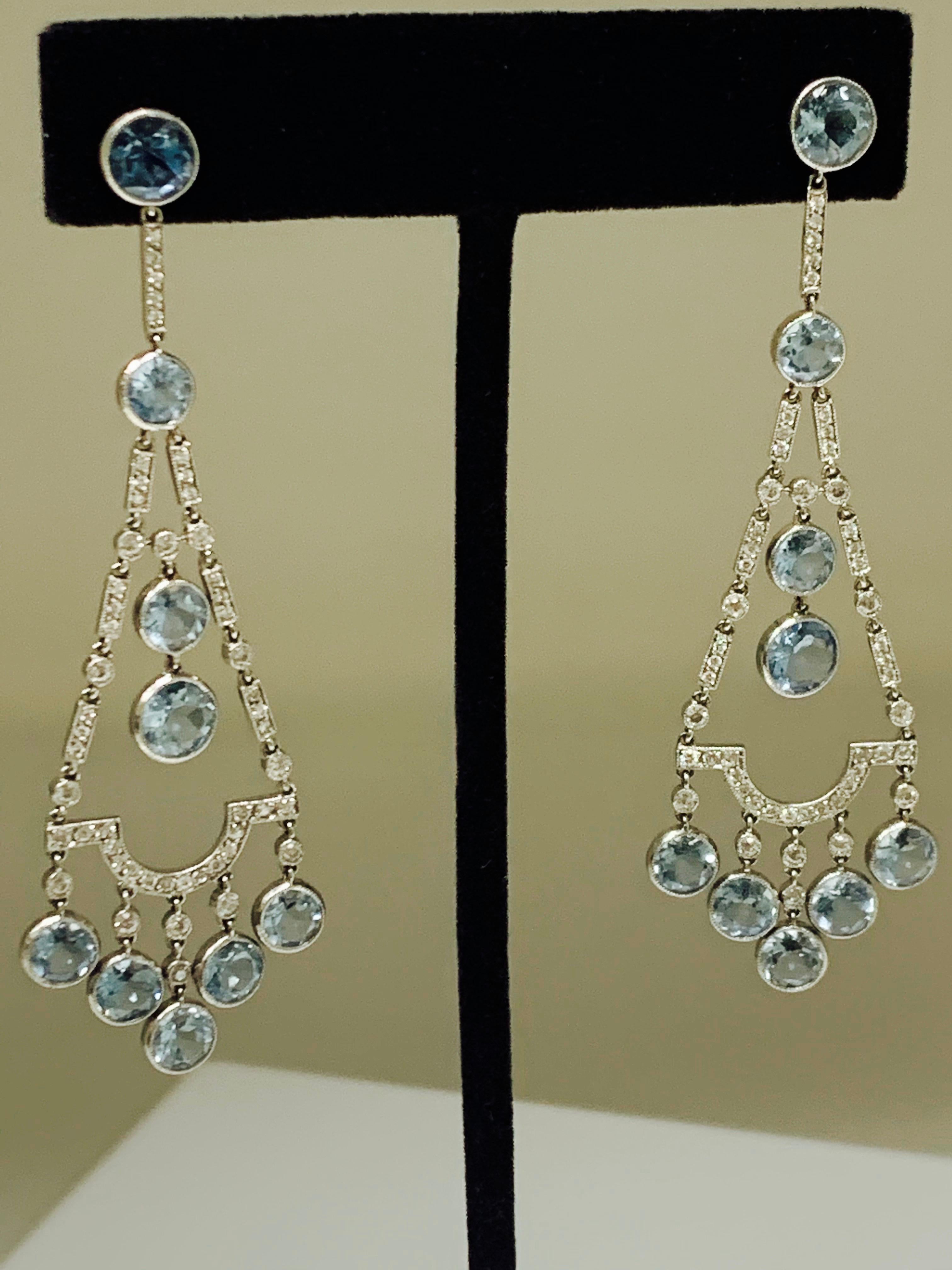 Kronleuchter-Ohrringe aus Platin mit Aquamarin und Diamanten Damen im Angebot