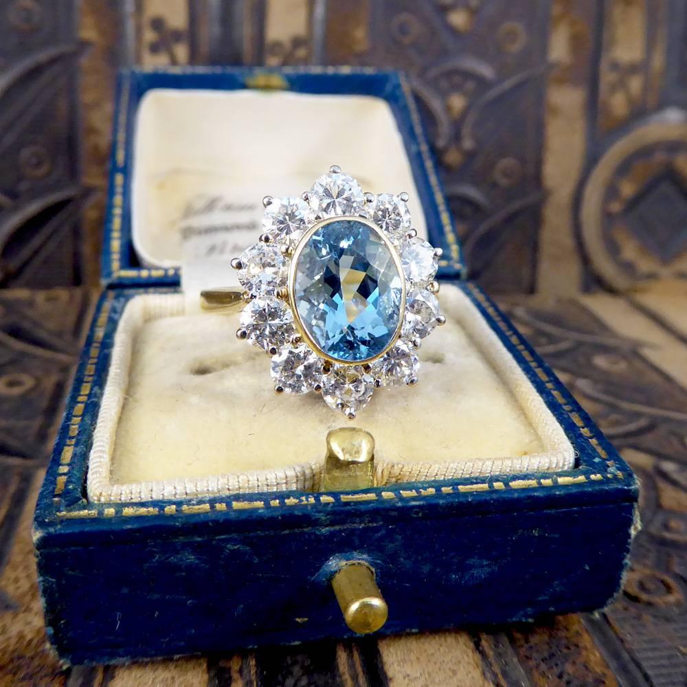 Aquamarine and Diamond Cluster Ring in 18 Carat Gold In Good Condition In Yorkshire, West Yorkshire