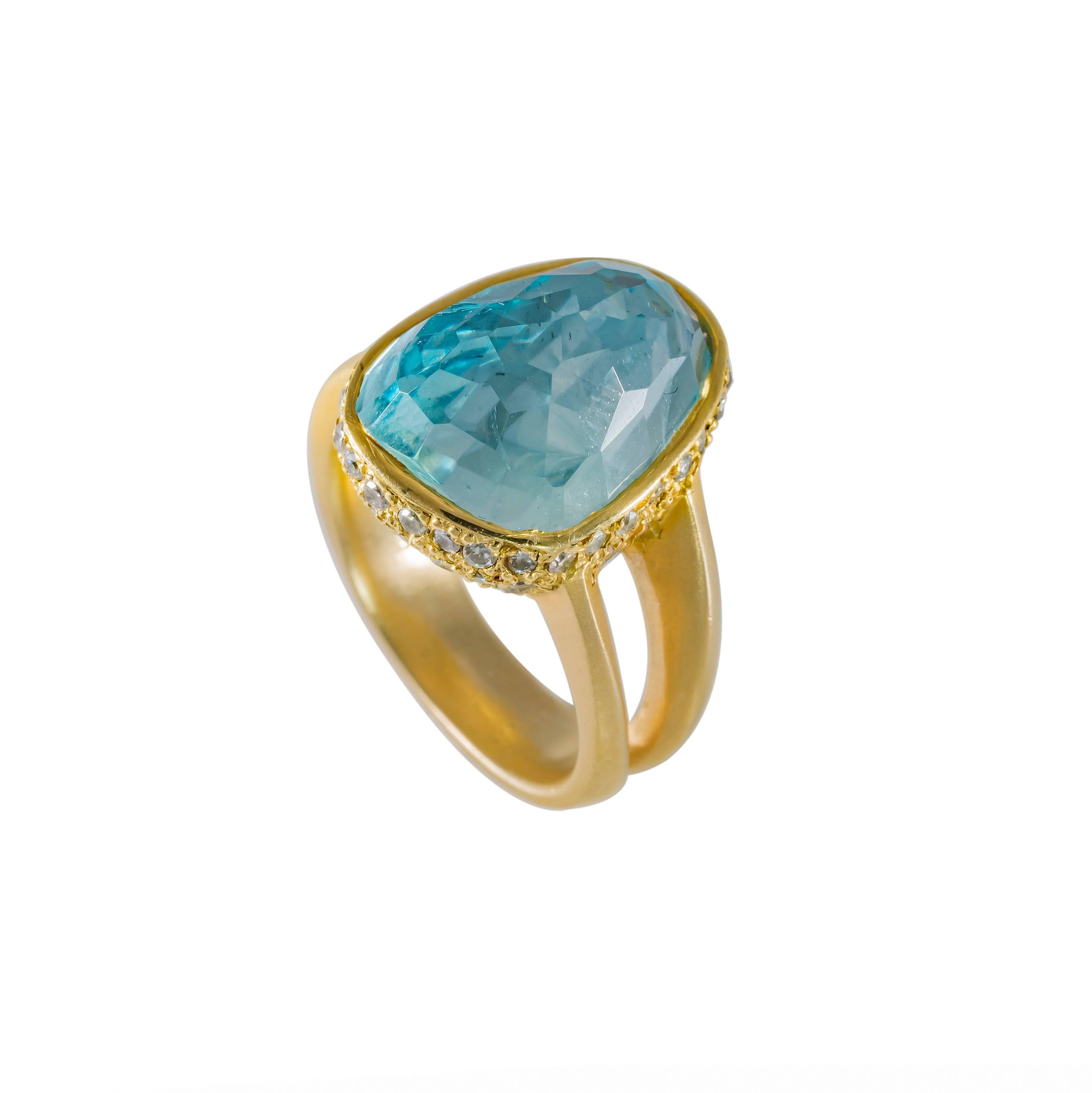 Modern Cabochon Faceted Aquamarine and Diamond Yellow Gold Ring In Excellent Condition In Berkeley, CA