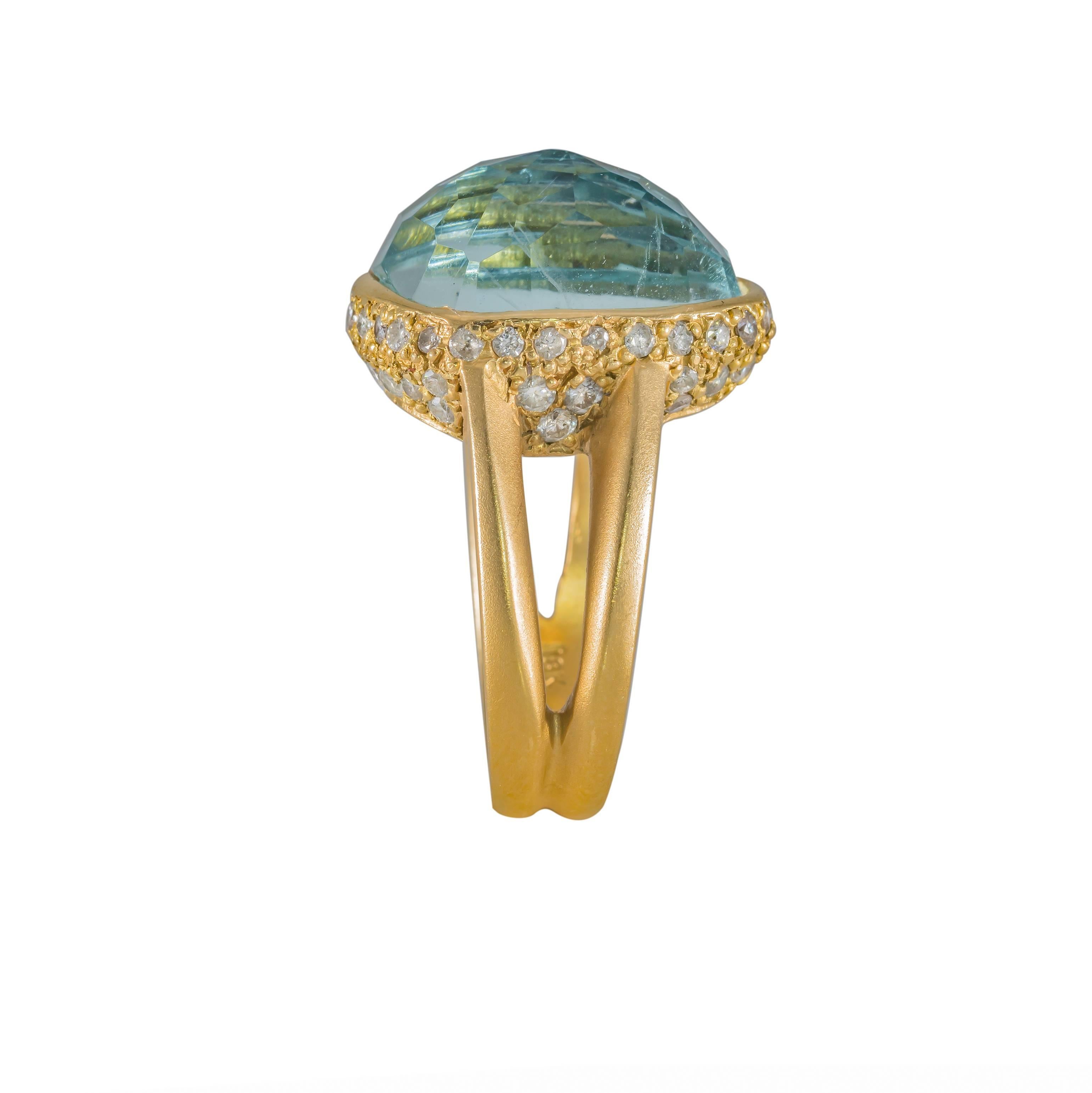 Modern Cabochon Faceted Aquamarine and Diamond Yellow Gold Ring 1
