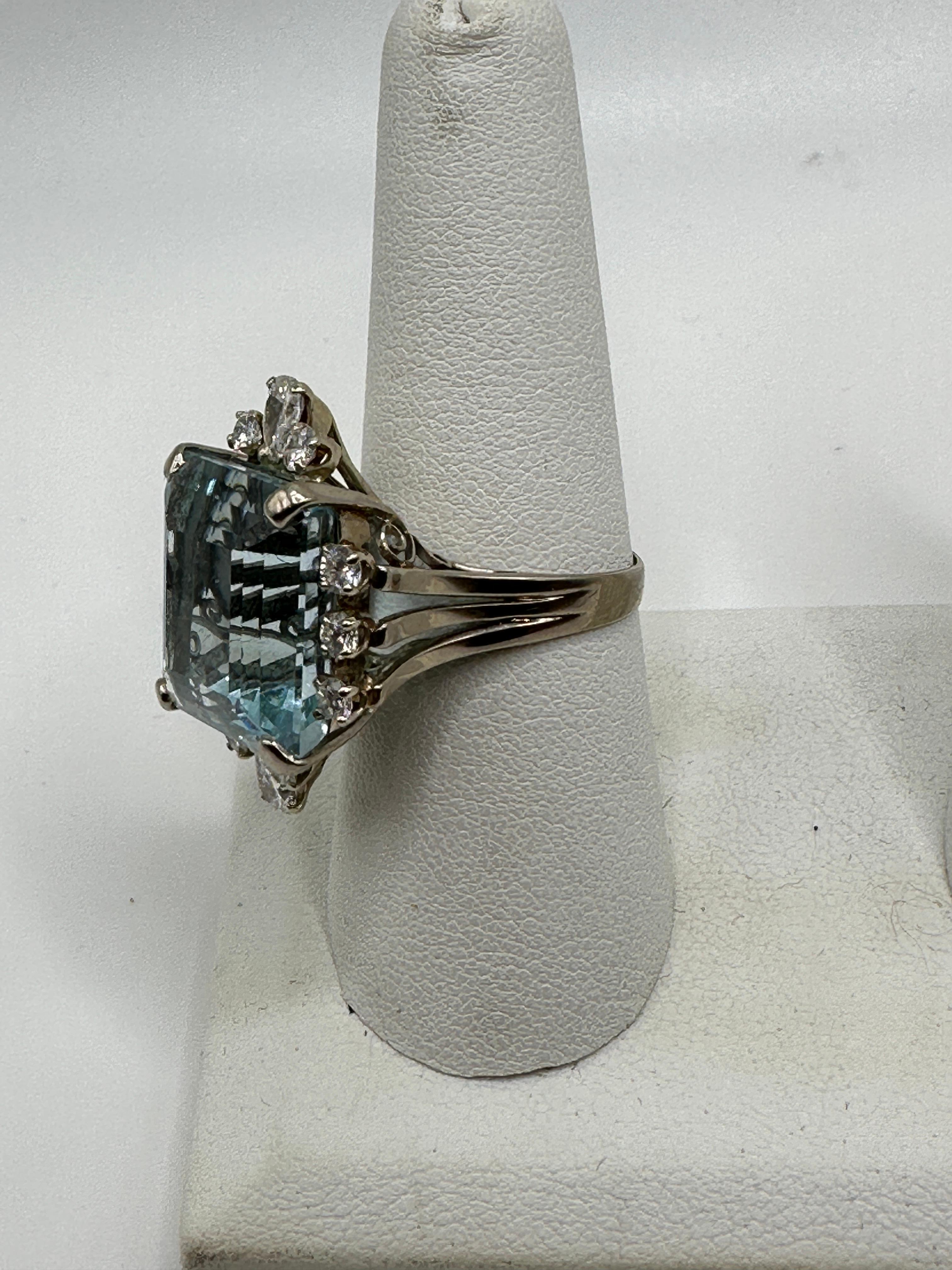 Aquamarine and Diamond Cocktail Ring For Sale 4