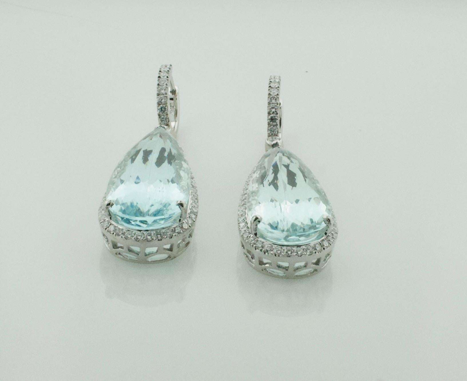 Women's or Men's Aquamarine and Diamond Dangling Drop Earrings in 18k White Gold For Sale