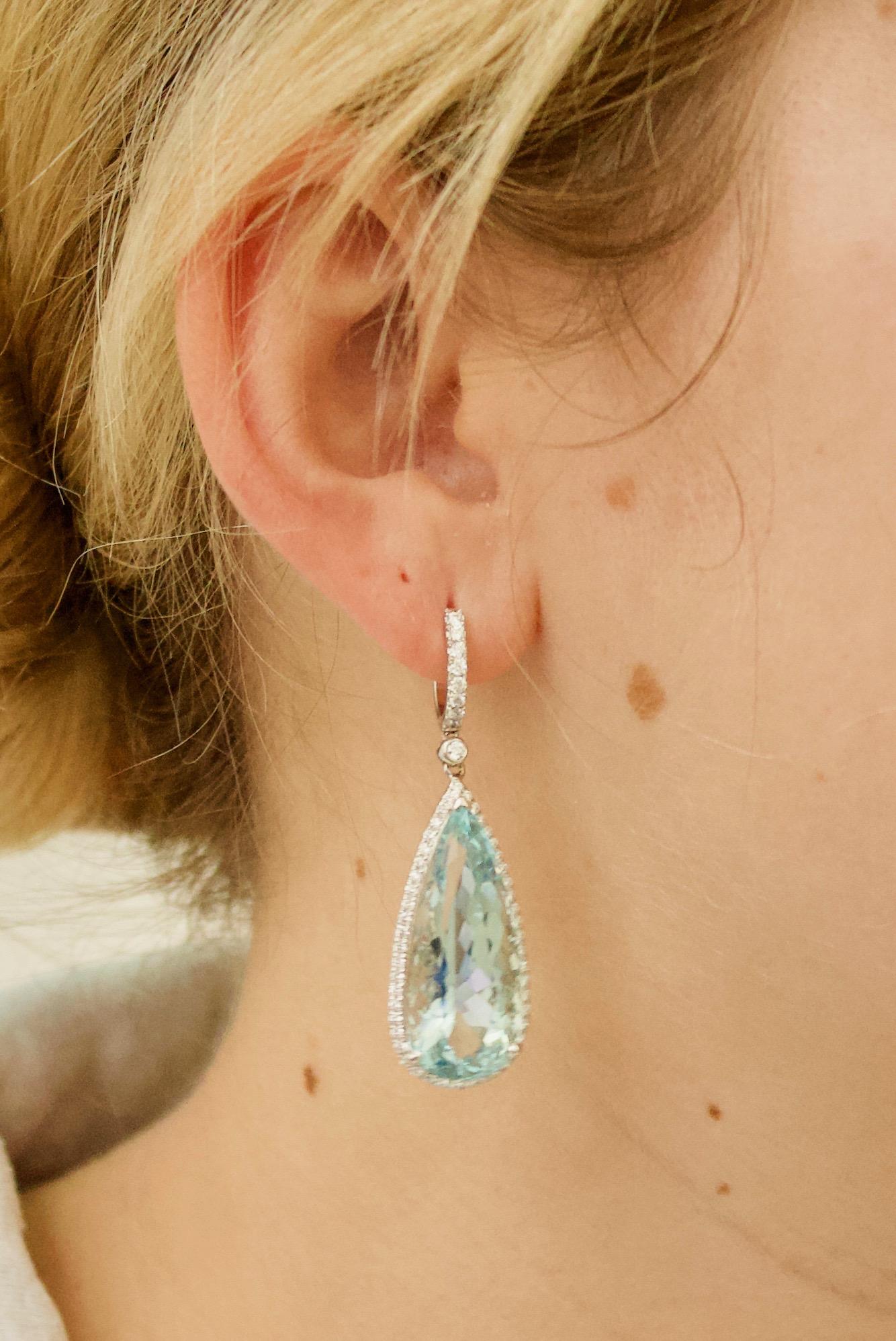 Aquamarine and Diamond Dangling Drop Earrings in 18k White Gold For Sale 1