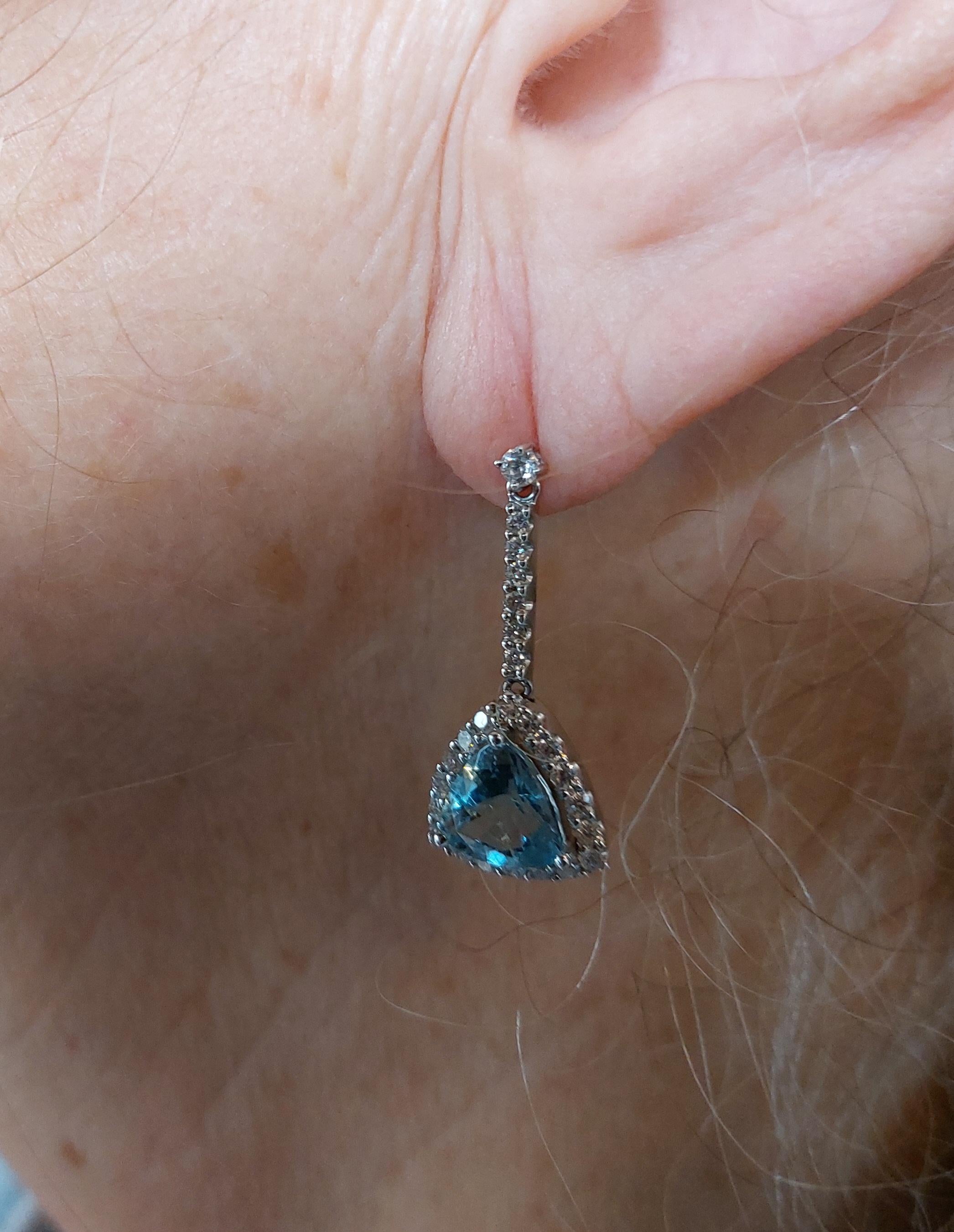 Aquamarine and Diamond Drop Earrings In New Condition For Sale In Dublin, IE