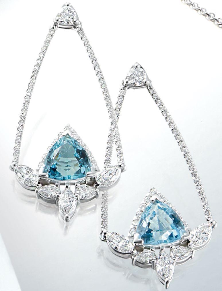 Aquamarine and Diamond Drop Necklace and Earring set In New Condition For Sale In Overland Park, KS