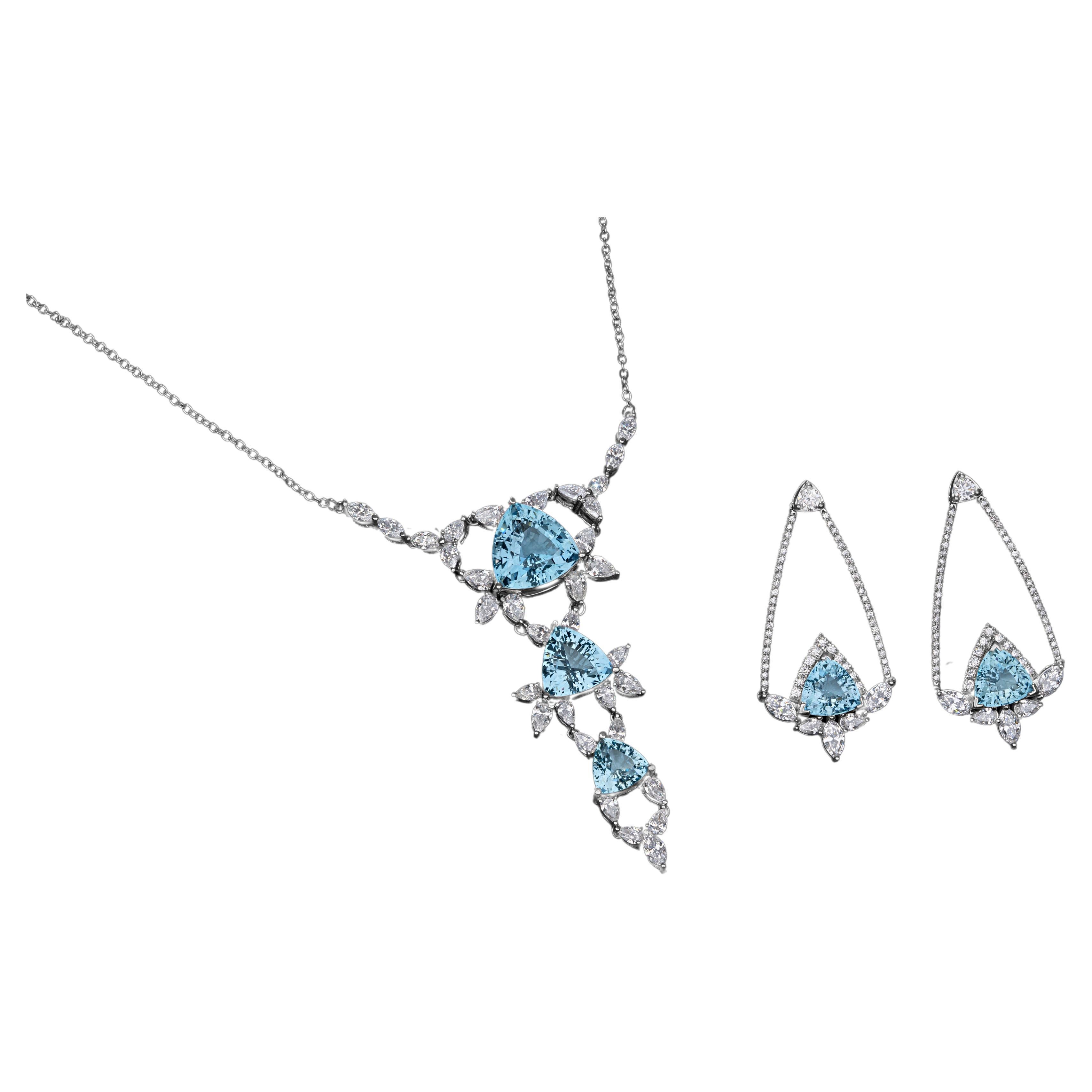 Collier et boucles d'oreilles avec pendentifs en aigue-marine et diamants