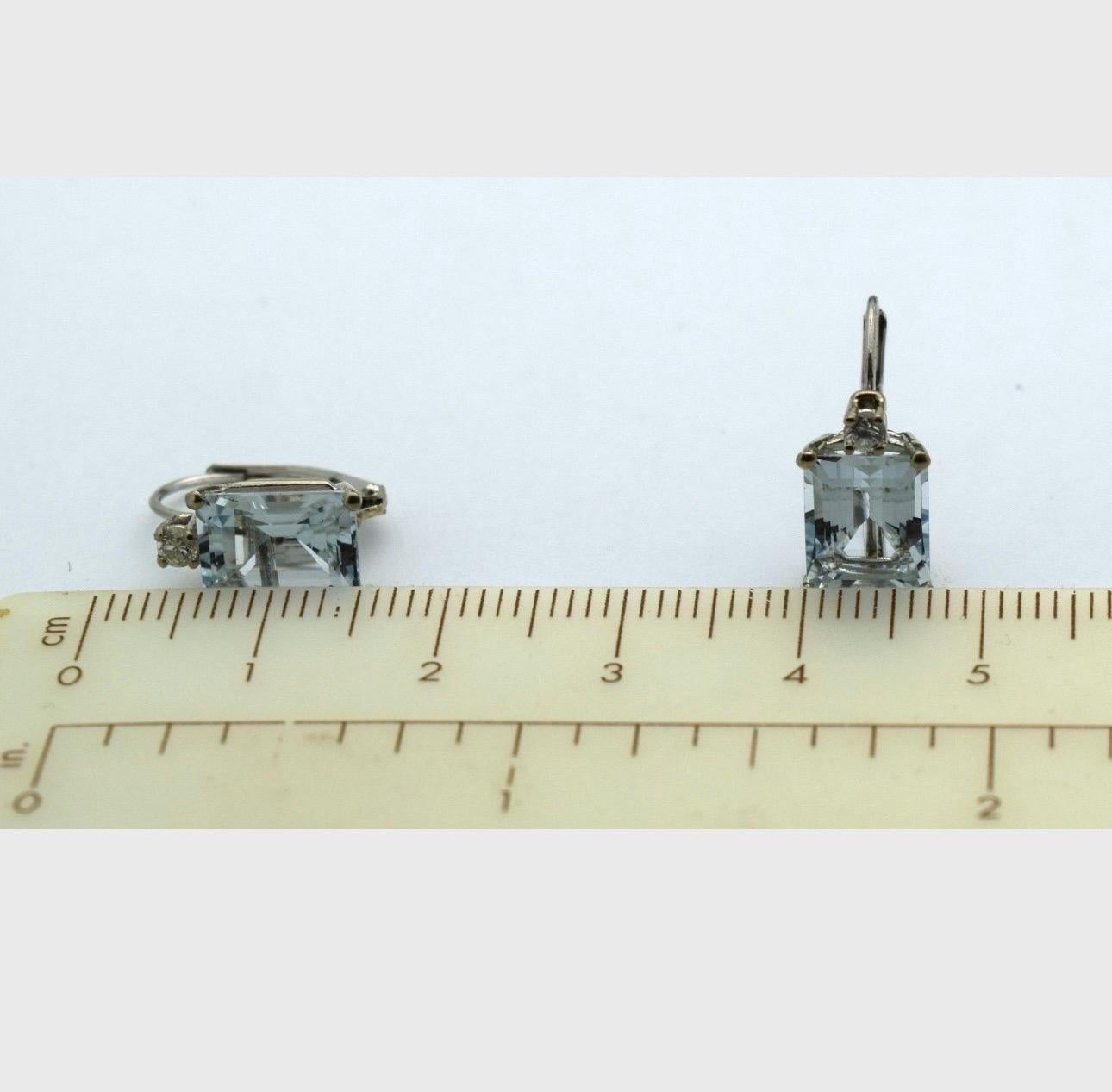 Orecchini con acquamarina e diamanti in oro 14KT In condizioni Nuovo in vendita a Boca Raton, FL