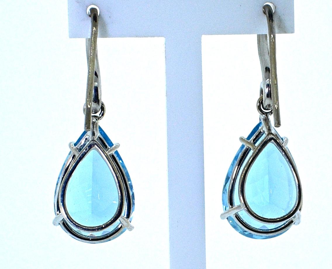 Aquamarine and Diamond Earrings in 18 Karat by Mish, New York In Excellent Condition In Aspen, CO
