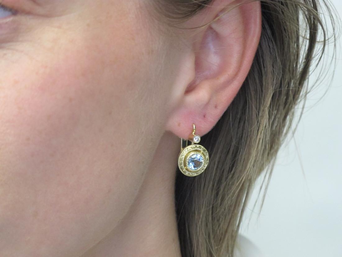 Round Aquamarine, Diamond, Yellow Gold Bezel, Lever Back Engraved Drop Earrings Damen