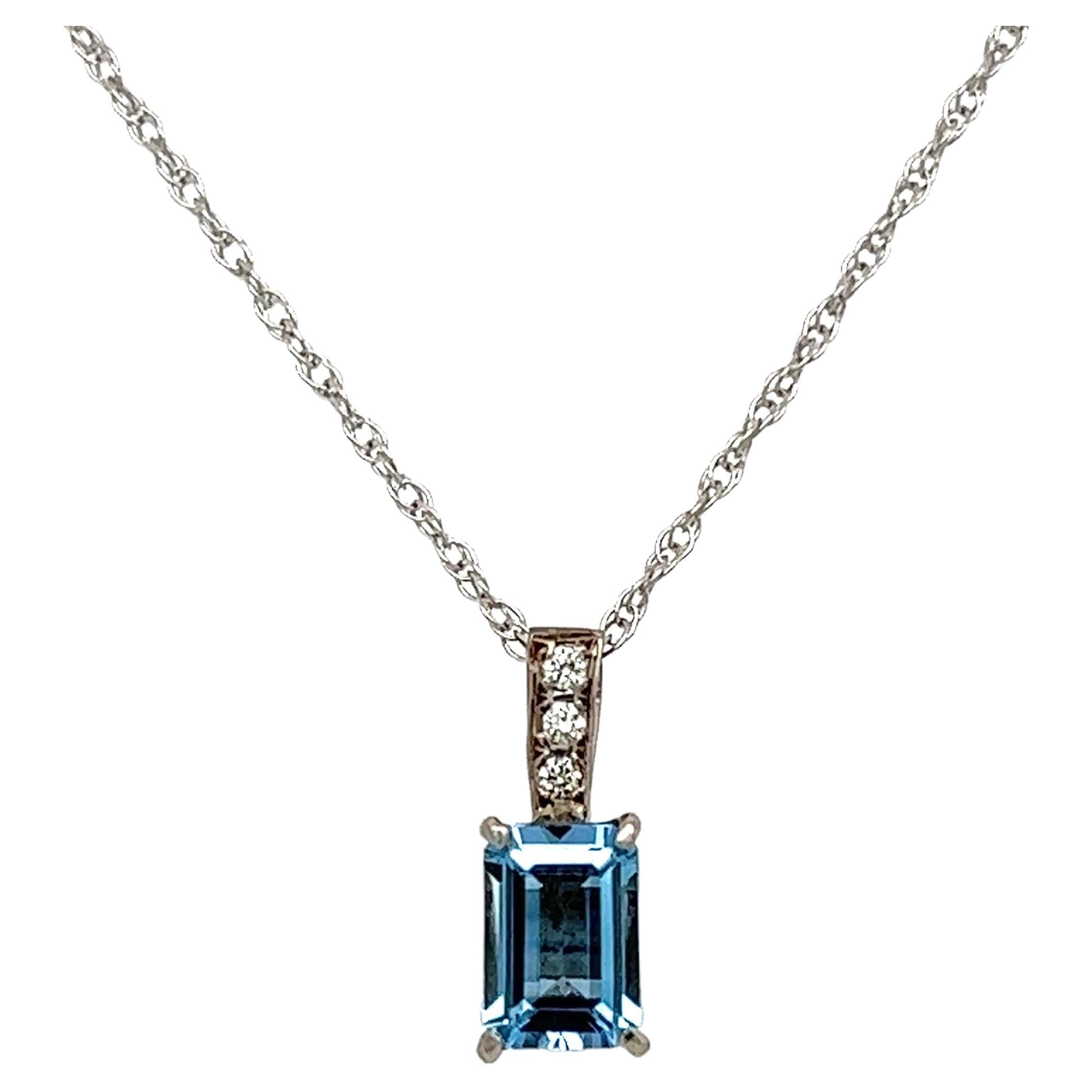 Aquamarine and Diamond Gold Pendant Necklace