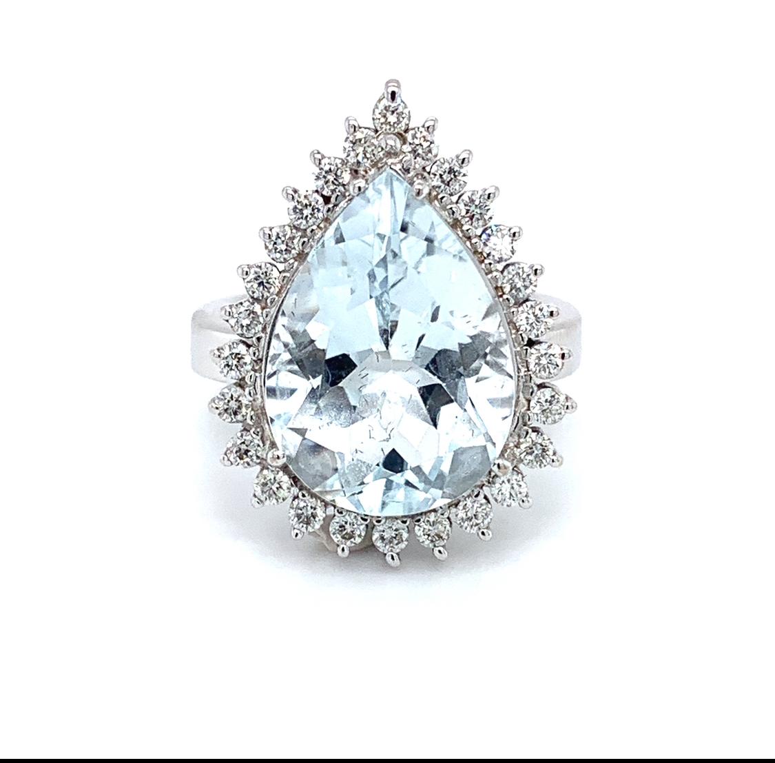 Art Deco Aquamarine and diamond halo cluster art deco cocktail ring 18k white gold For Sale