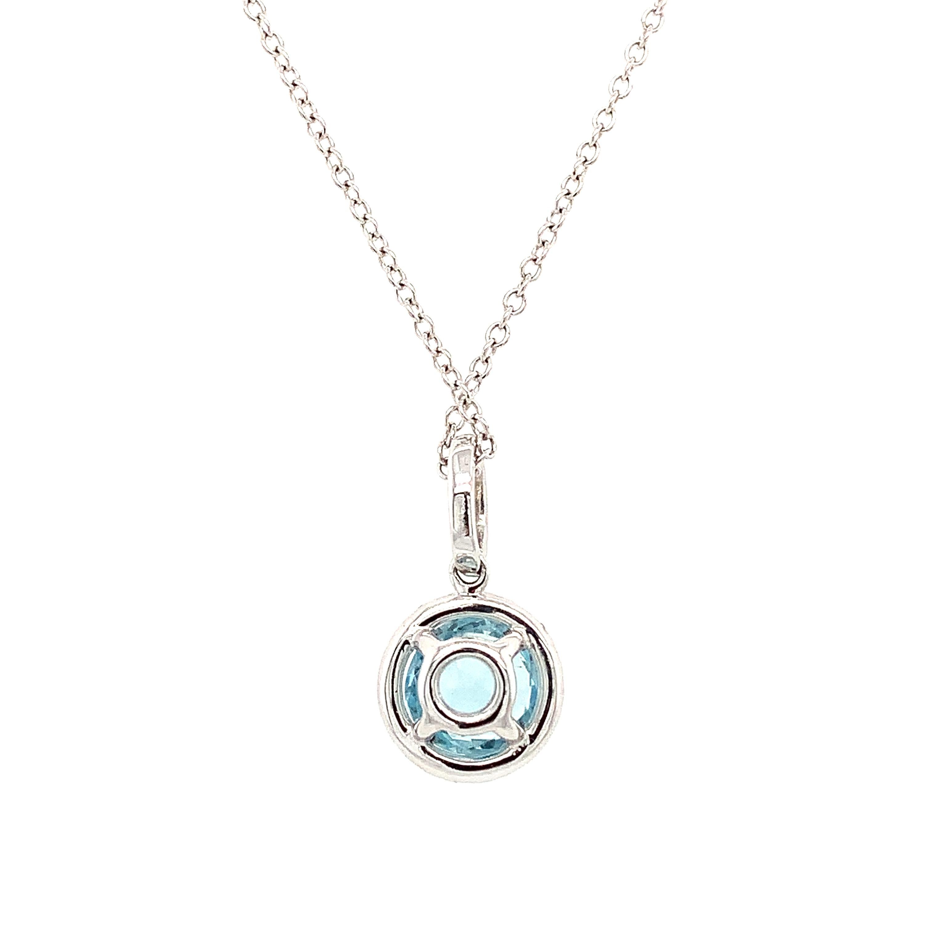 Aquamarine and diamond halo drop pendant necklace 18k white gold In New Condition For Sale In London, GB