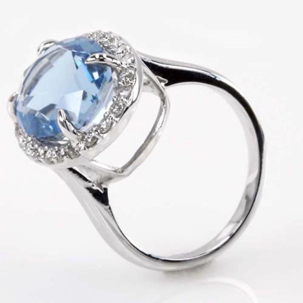 6.45ct Aquamarine & .48ct Diamond Ring-Oval Cut-18KT White Gold-GIA Certified In New Condition For Sale In London, GB