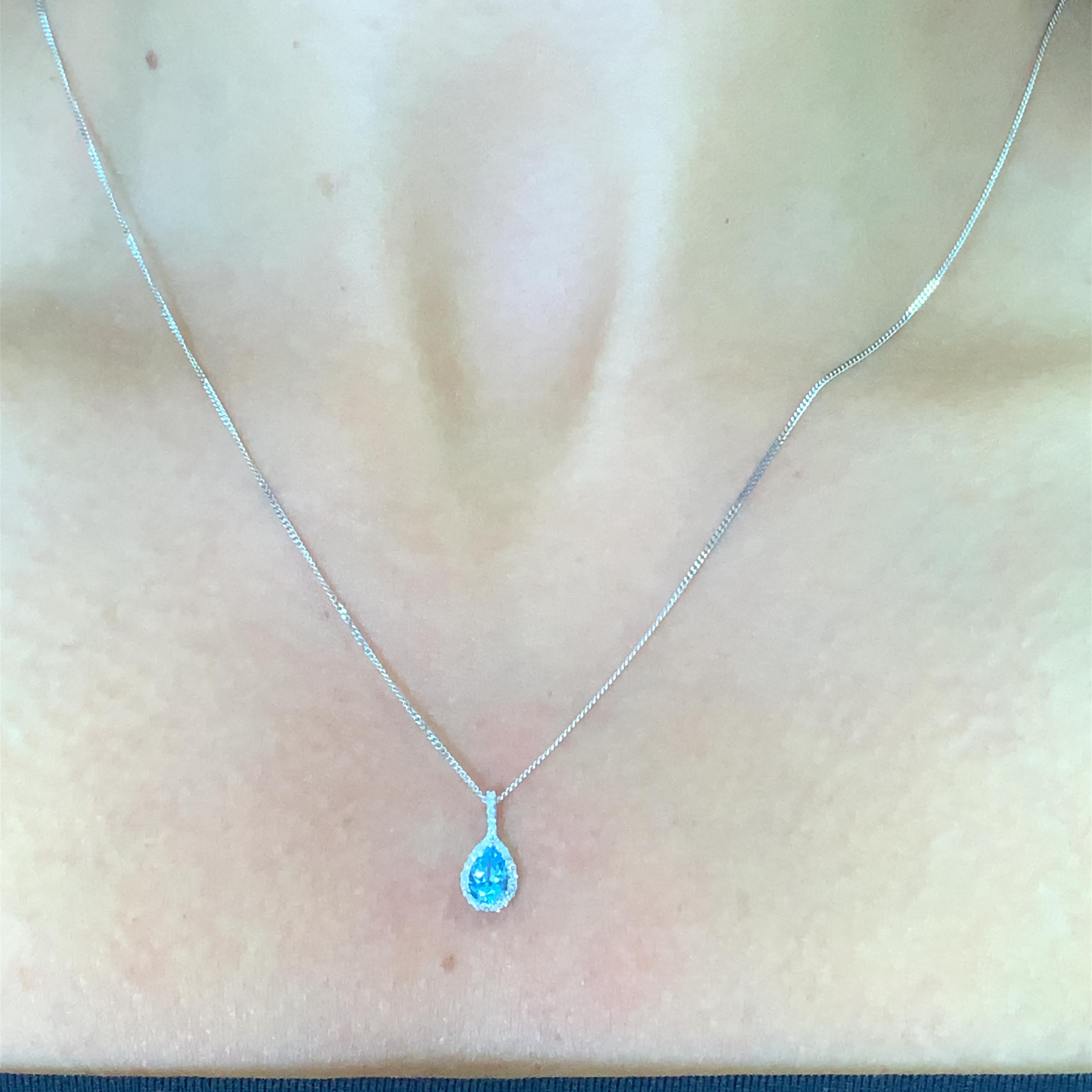 Taglio a goccia Collana con ciondolo a goccia a forma di pera con acquamarina e diamanti in oro bianco in vendita