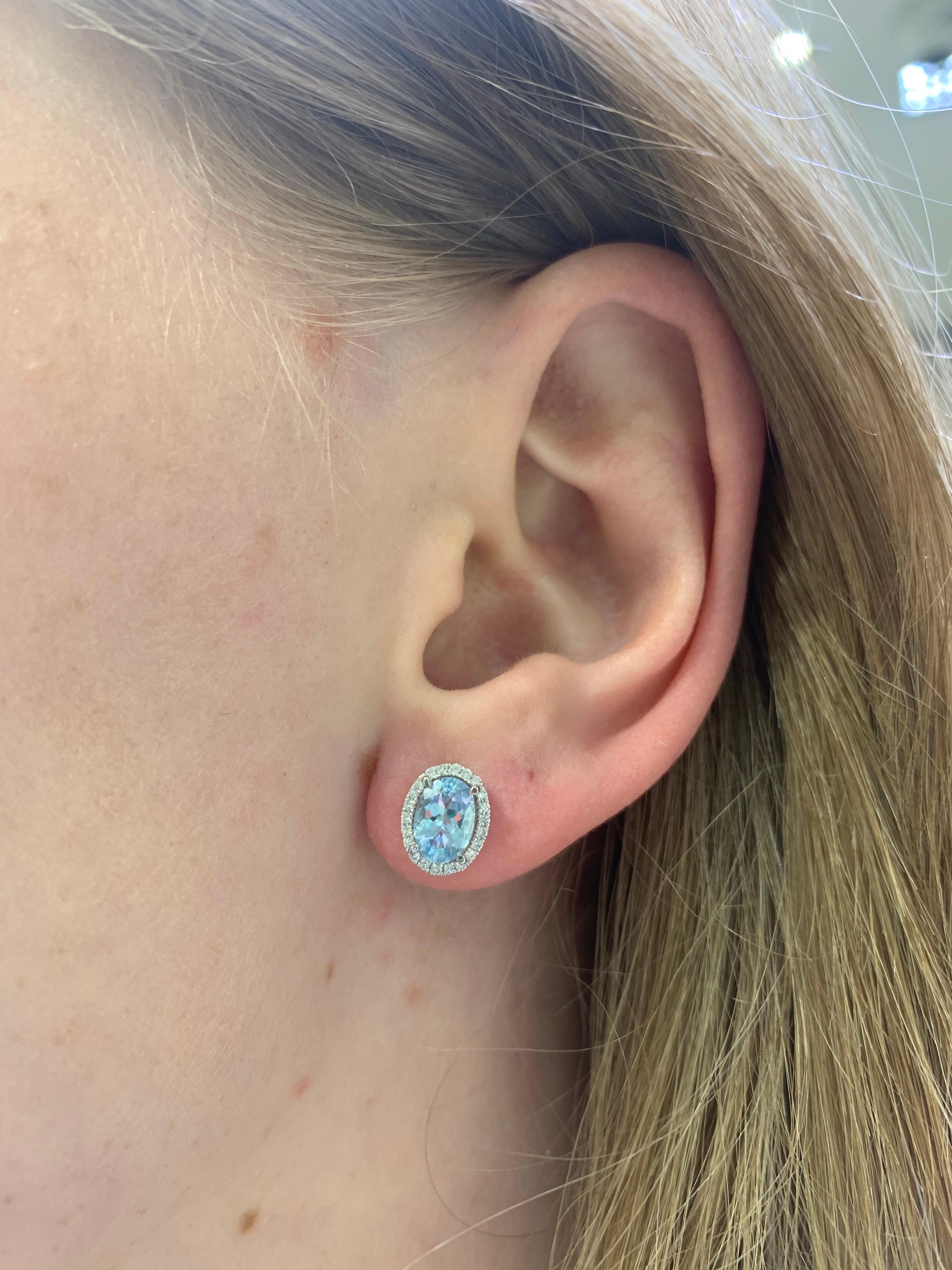 Aquamarine and Diamond Halo Stud Earrings Set in 18k White Gold In Good Condition In London, GB