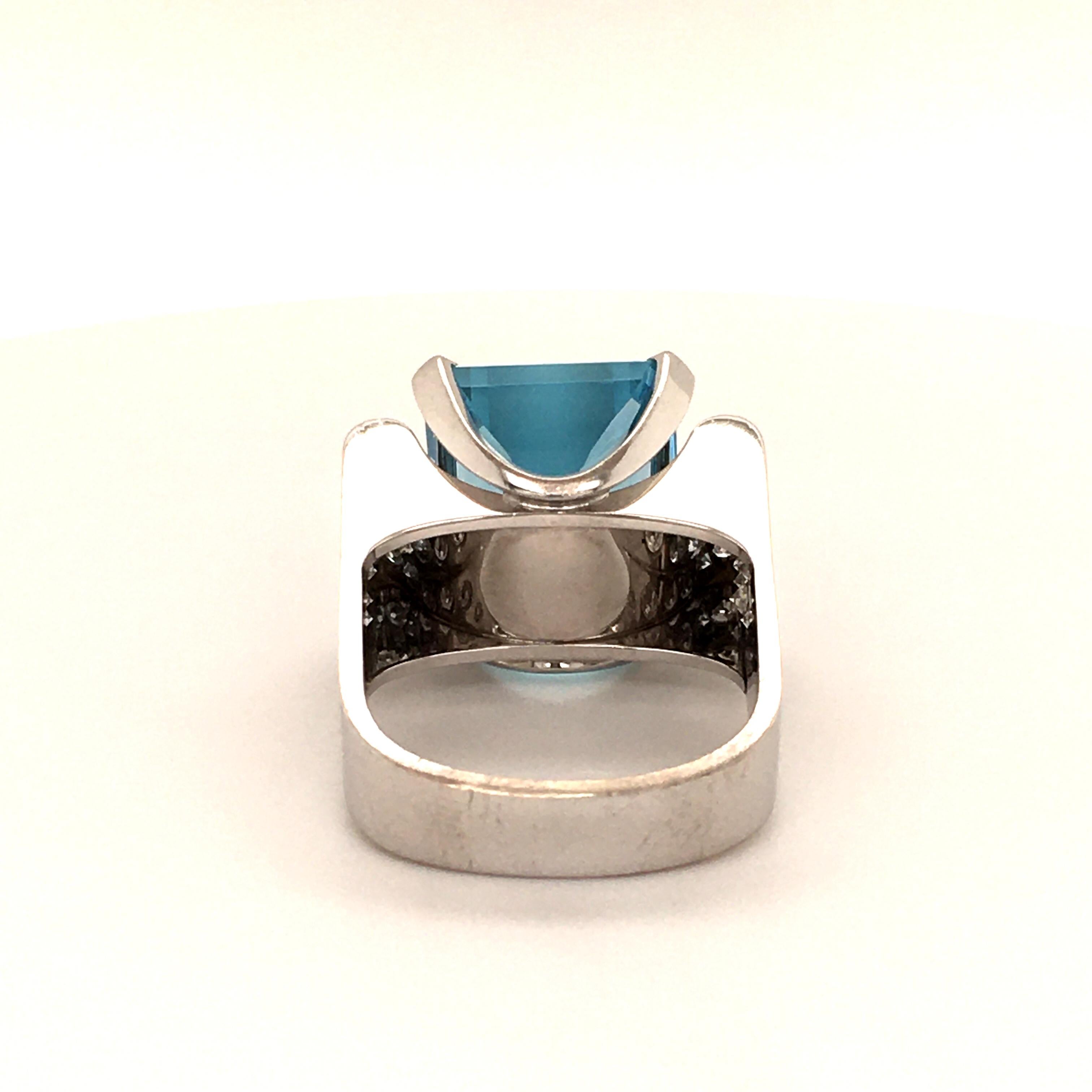 Aquamarine and Diamond in White Gold For Sale 2