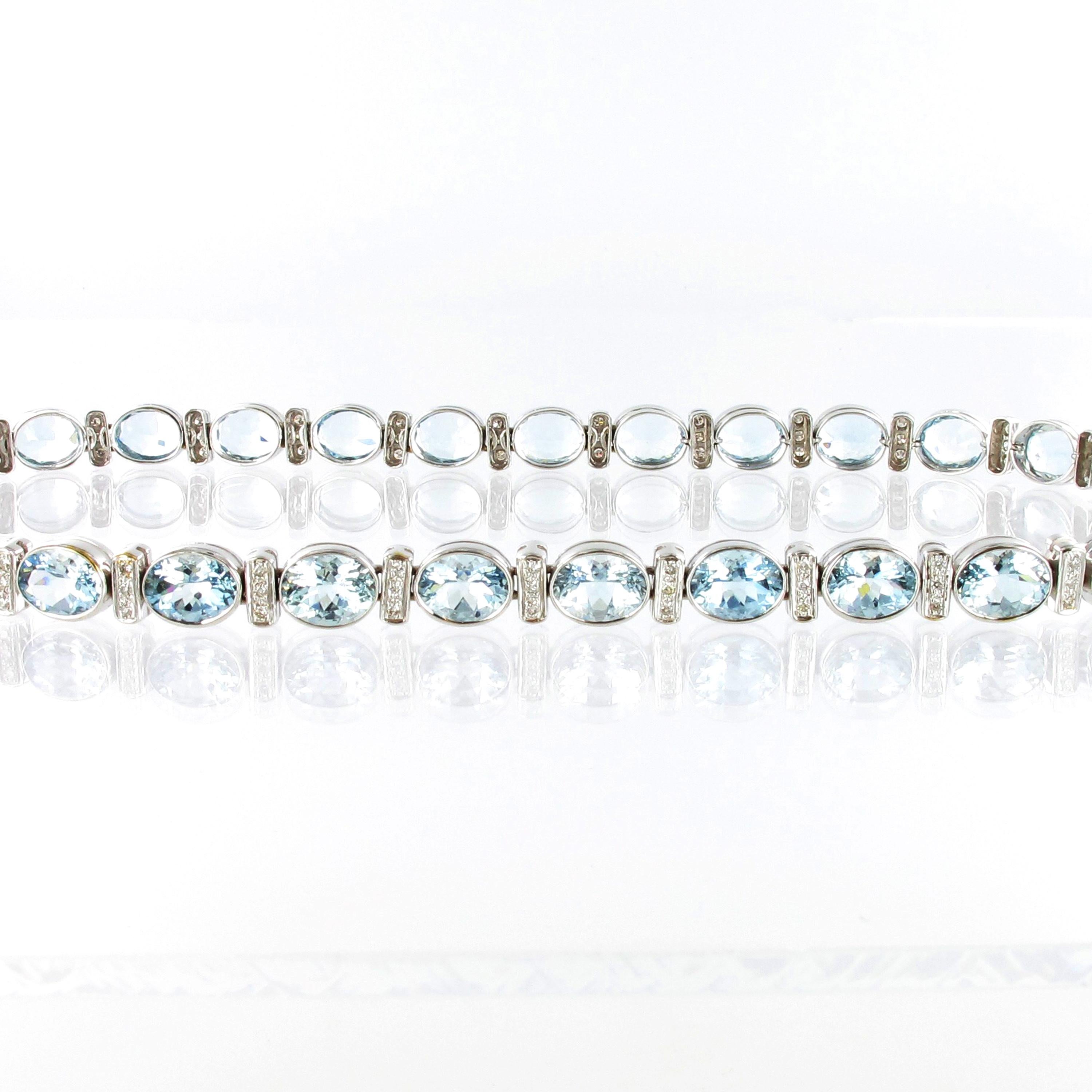 Aquamarine and Diamond Necklace in 18 Karat White Gold In Excellent Condition In Lucerne, CH