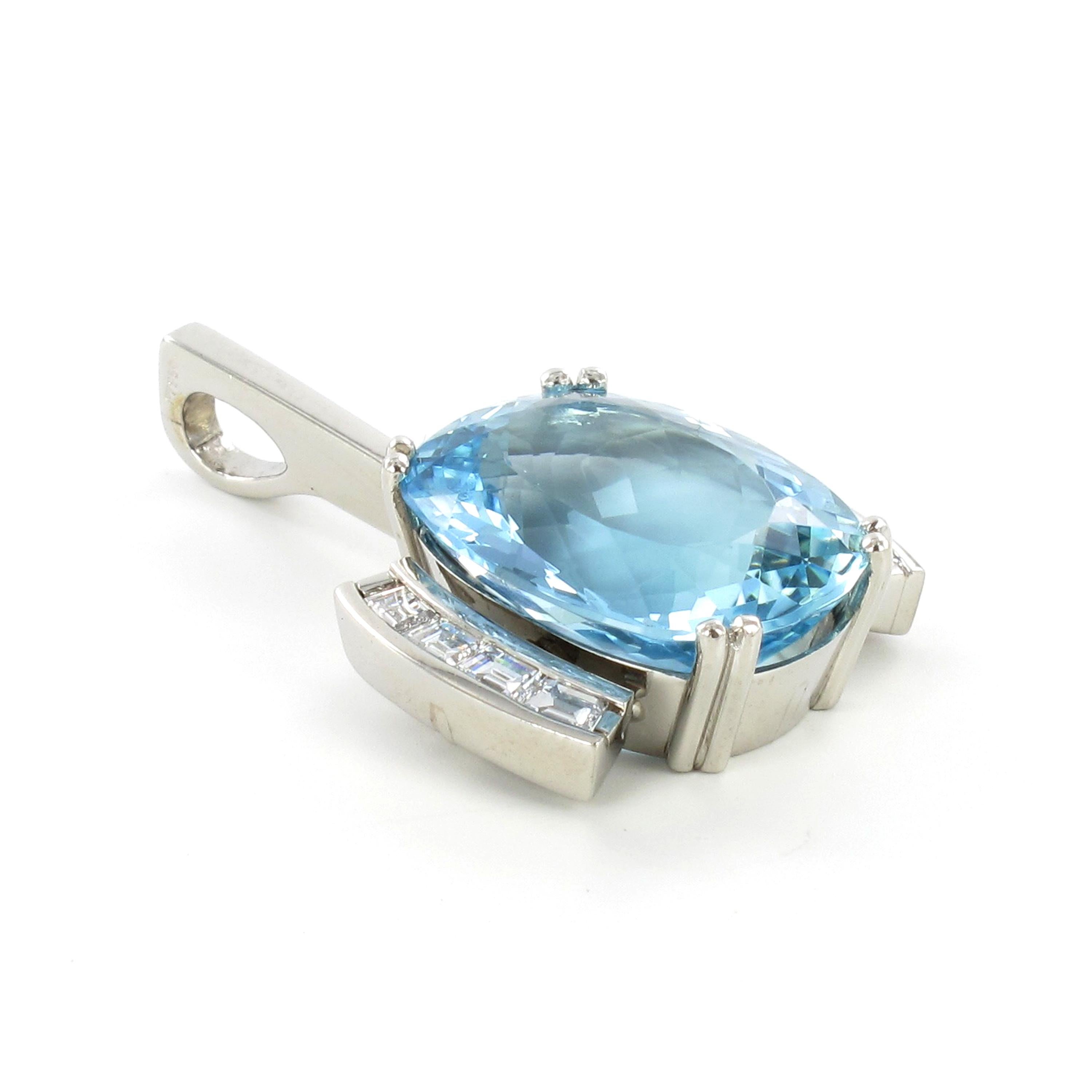 Aquamarine and Diamond Necklace in Platinum 950 and 18 Karat White Gold For Sale 2