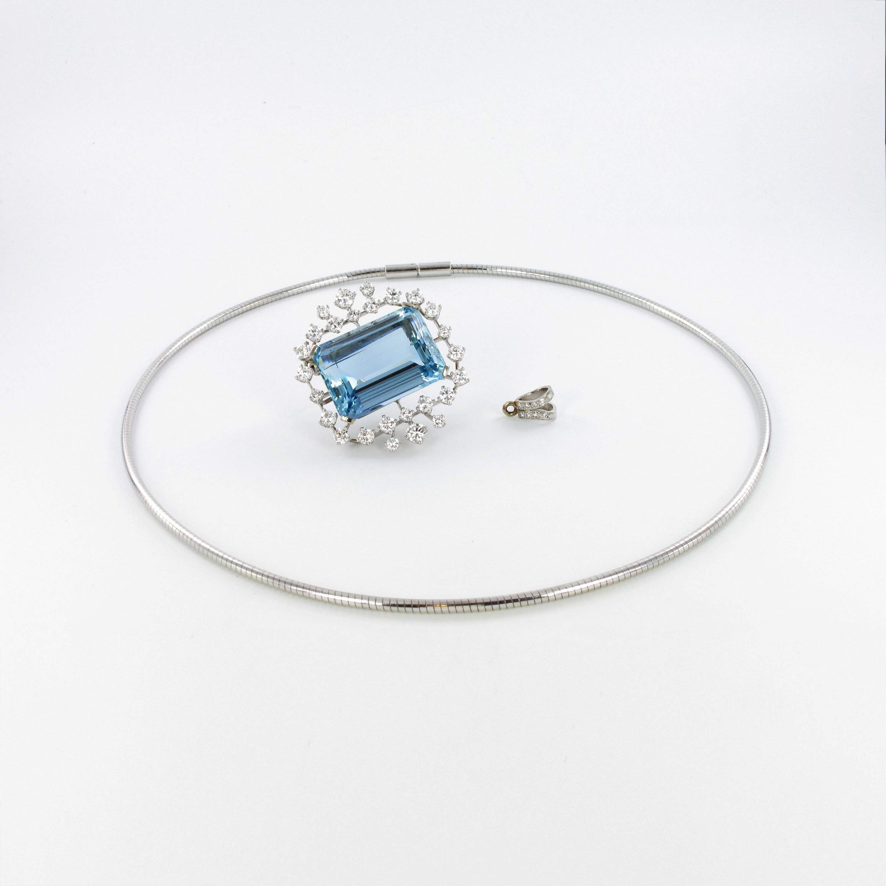 Aquamarine and Diamond Pendant/Brooch in 18 Karat White Gold by J. F. Neukomm In Excellent Condition In Lucerne, CH