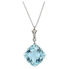 Colgante de aguamarina y diamantes, de alrededor de 1905.