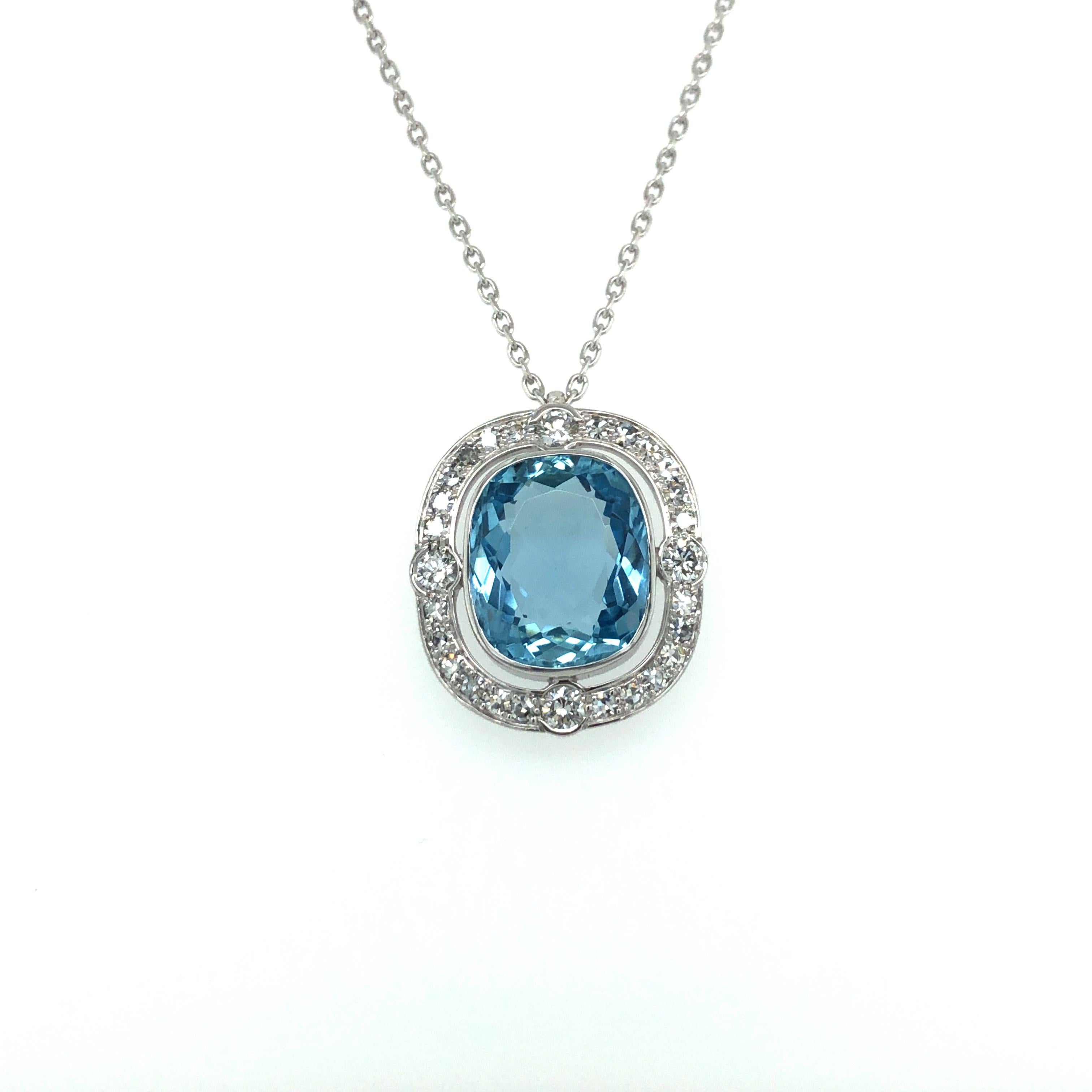 Aquamarine and Diamond Pendant Necklace in Platinum 950 and 18 Karat White Gold In Excellent Condition In Lucerne, CH