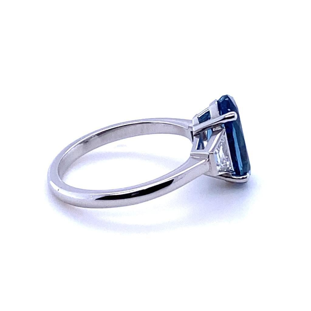 aquamarine and diamond platinum ring
