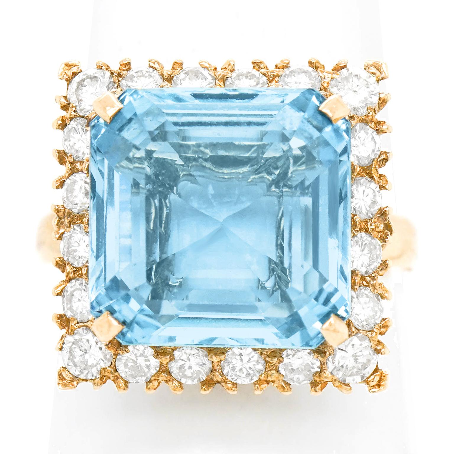 Aquamarine and Diamond Ring 14 Karat, circa 1950s, American 1