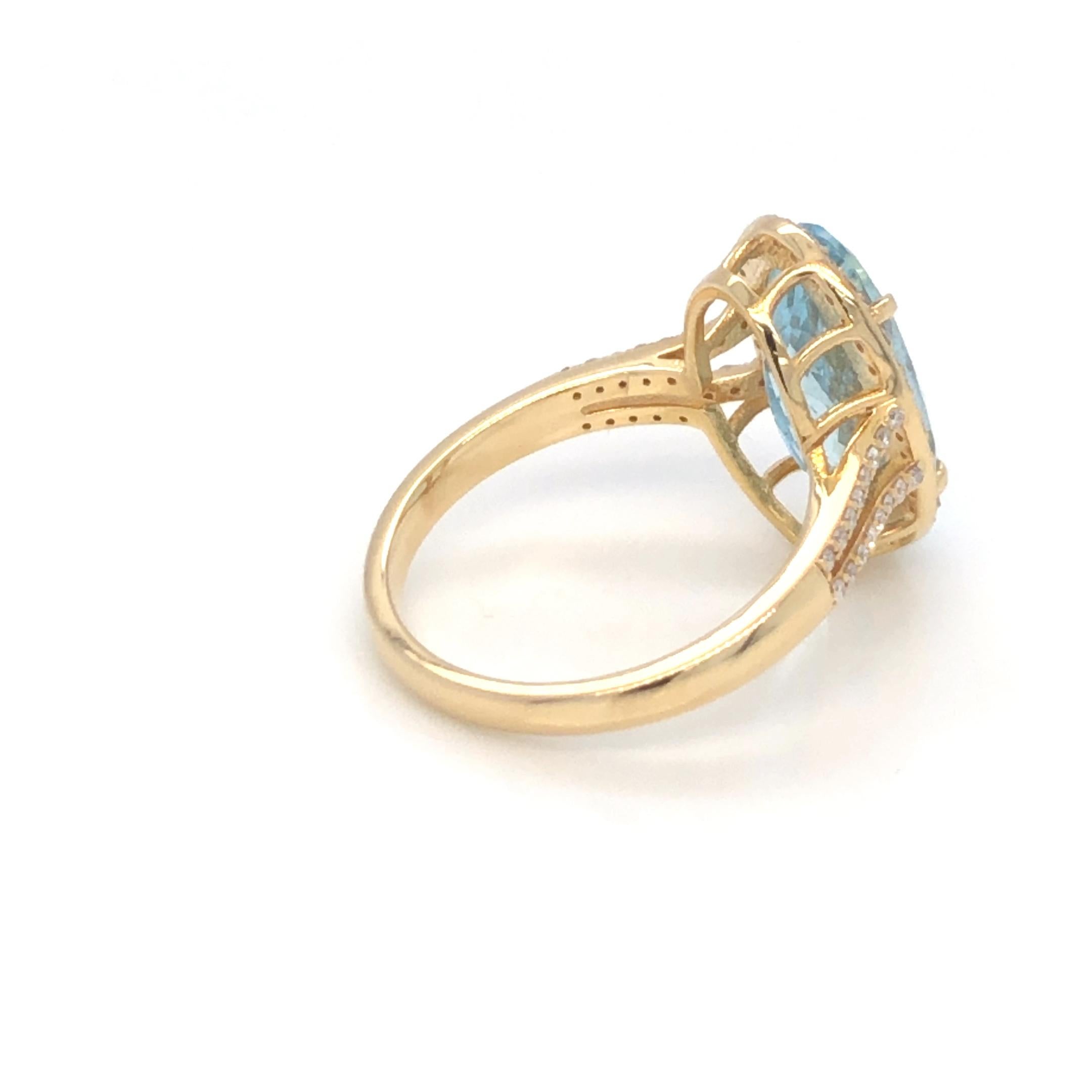Women's Aquamarine and Diamond Ring 18K Yellow Gold For Sale