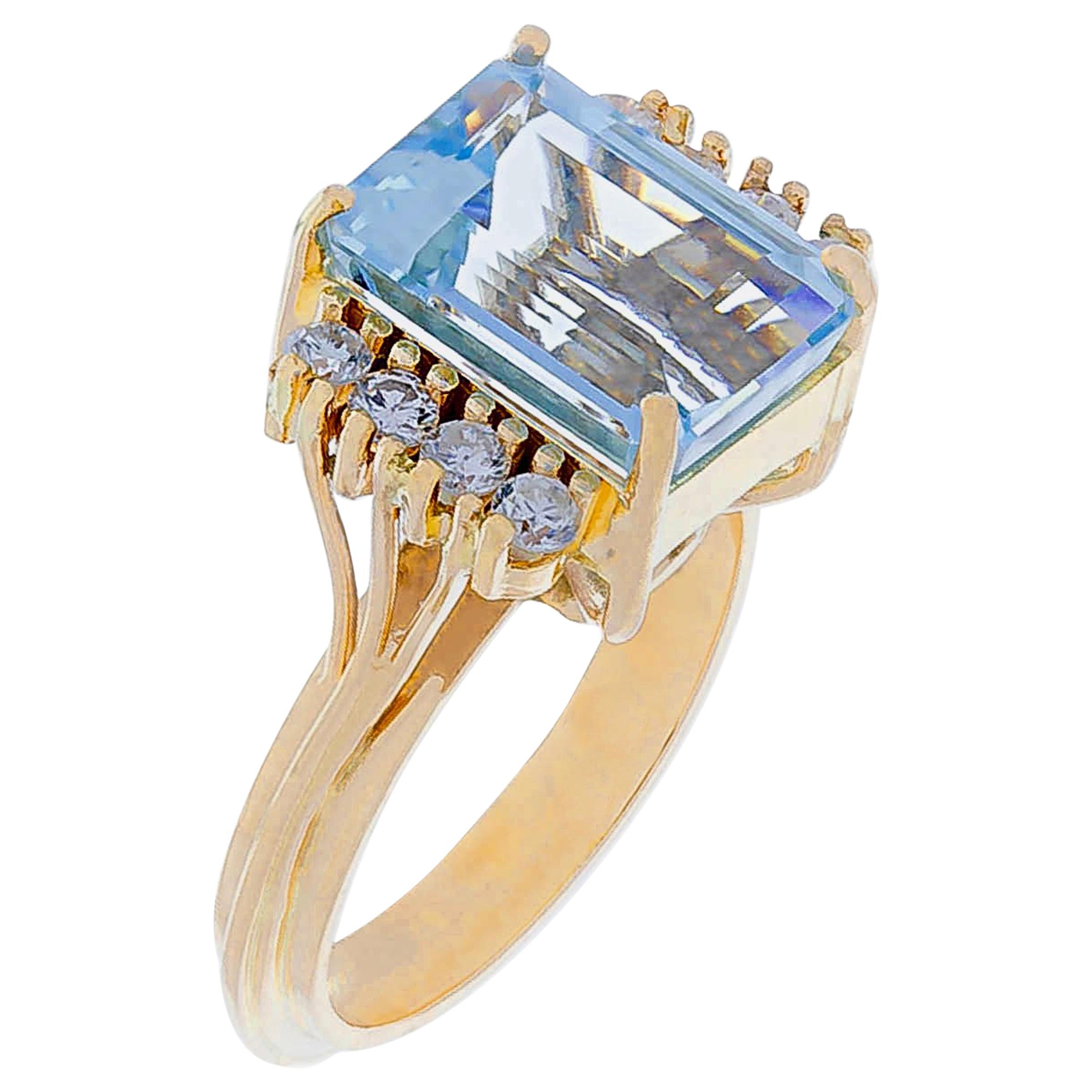 Aquamarine and Diamond Ring  For Sale