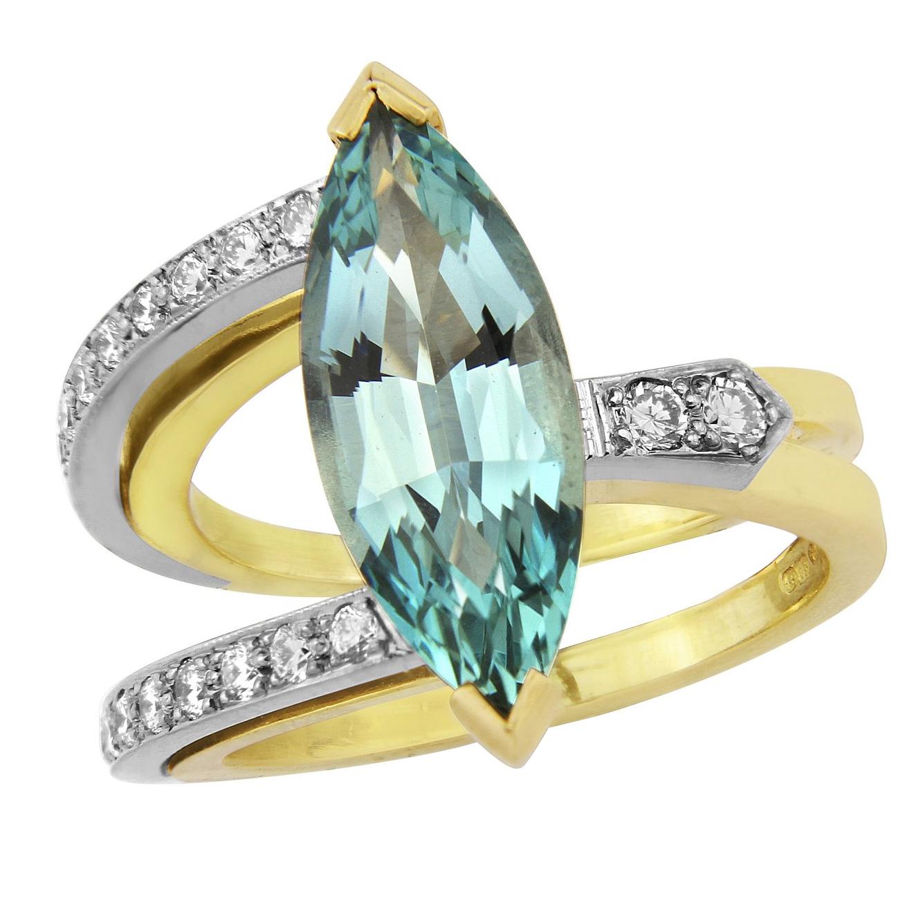 Aquamarine and Diamond Ring in 18 Carat Yellow and 18 Carat White Gold For Sale