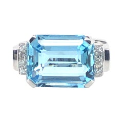 Aquamarine and Diamond Ring in 18 Karat White Gold