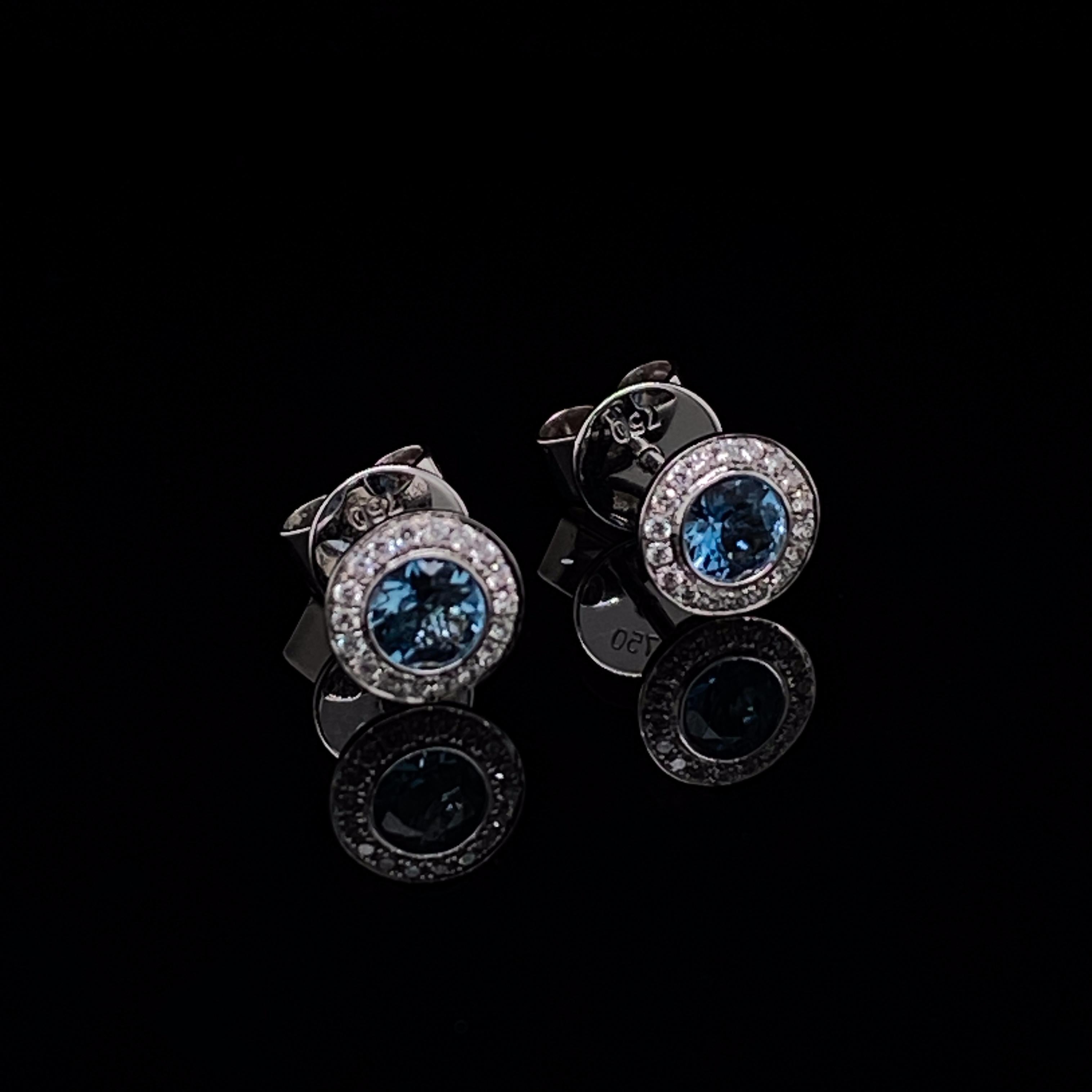Modern Aquamarine and Diamond Round Cluster Stud Earrings 18 Karat White Gold
