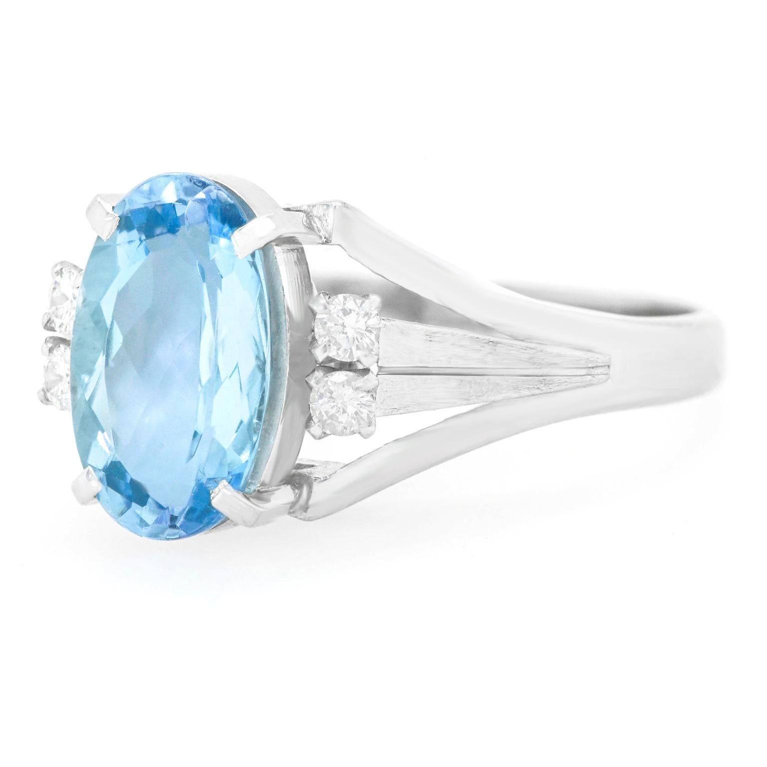 Brilliant Cut Aquamarine and Diamond-Set Platinum Ring