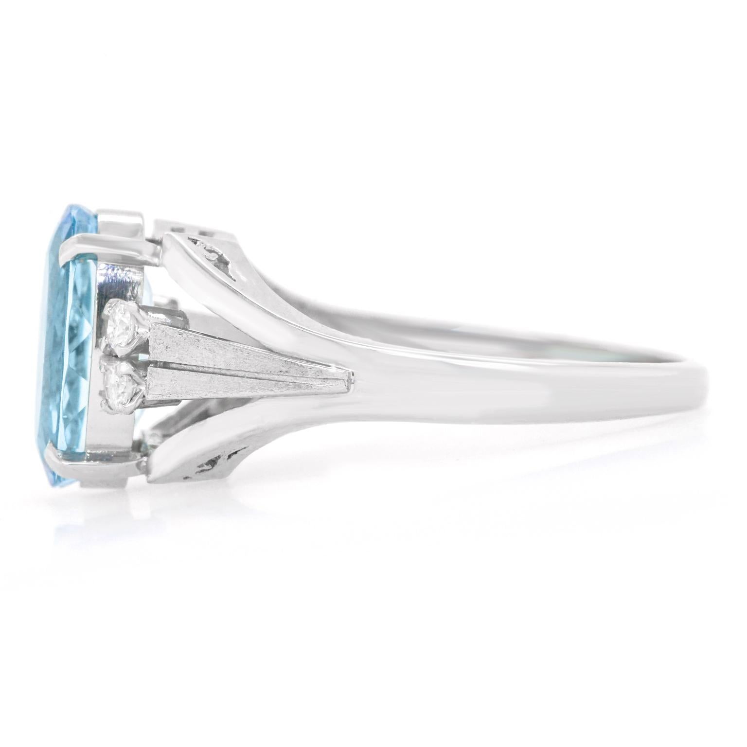 Aquamarine and Diamond-Set Platinum Ring 2