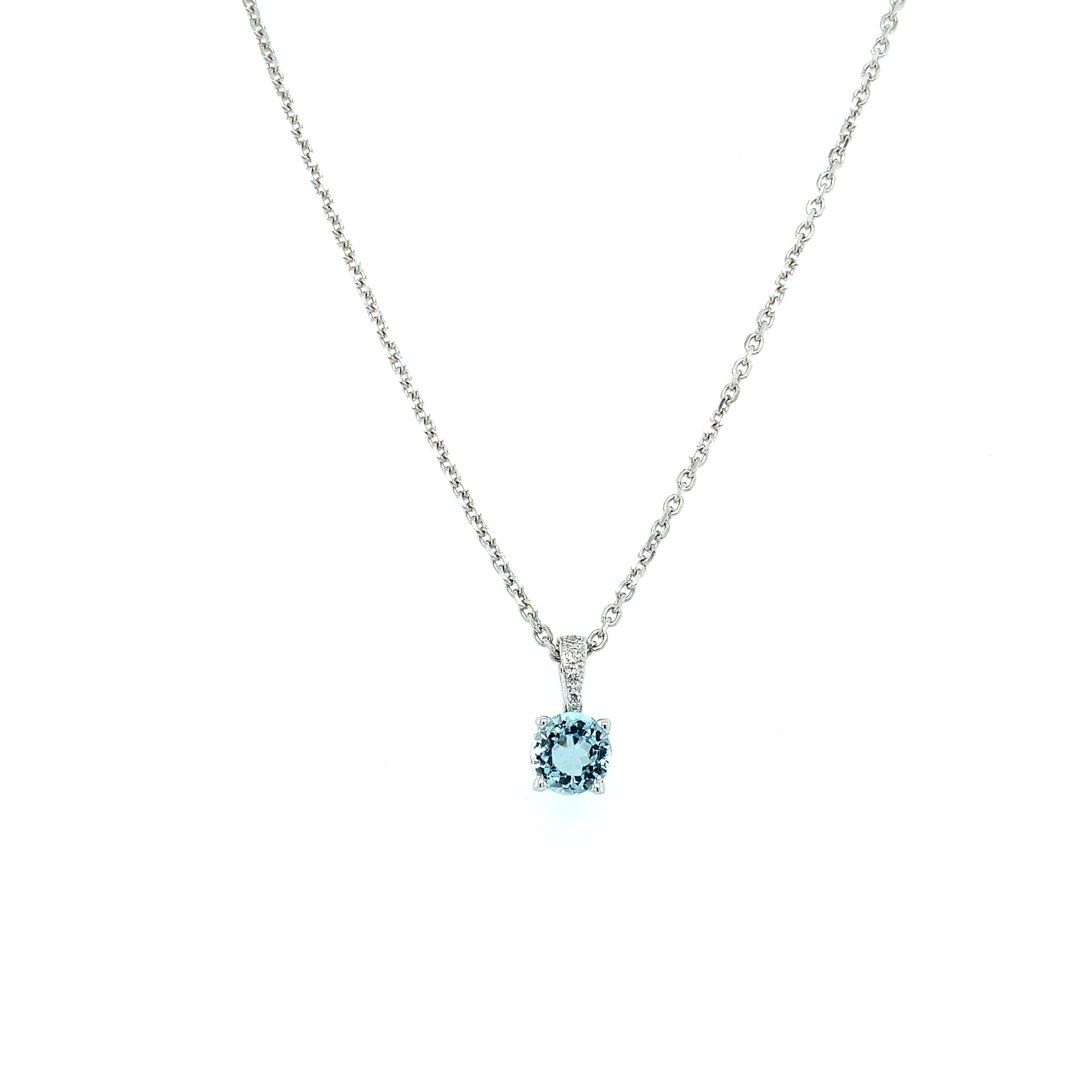 Round Cut Aquamarine and diamond solitaire pendant necklace 18k white gold For Sale