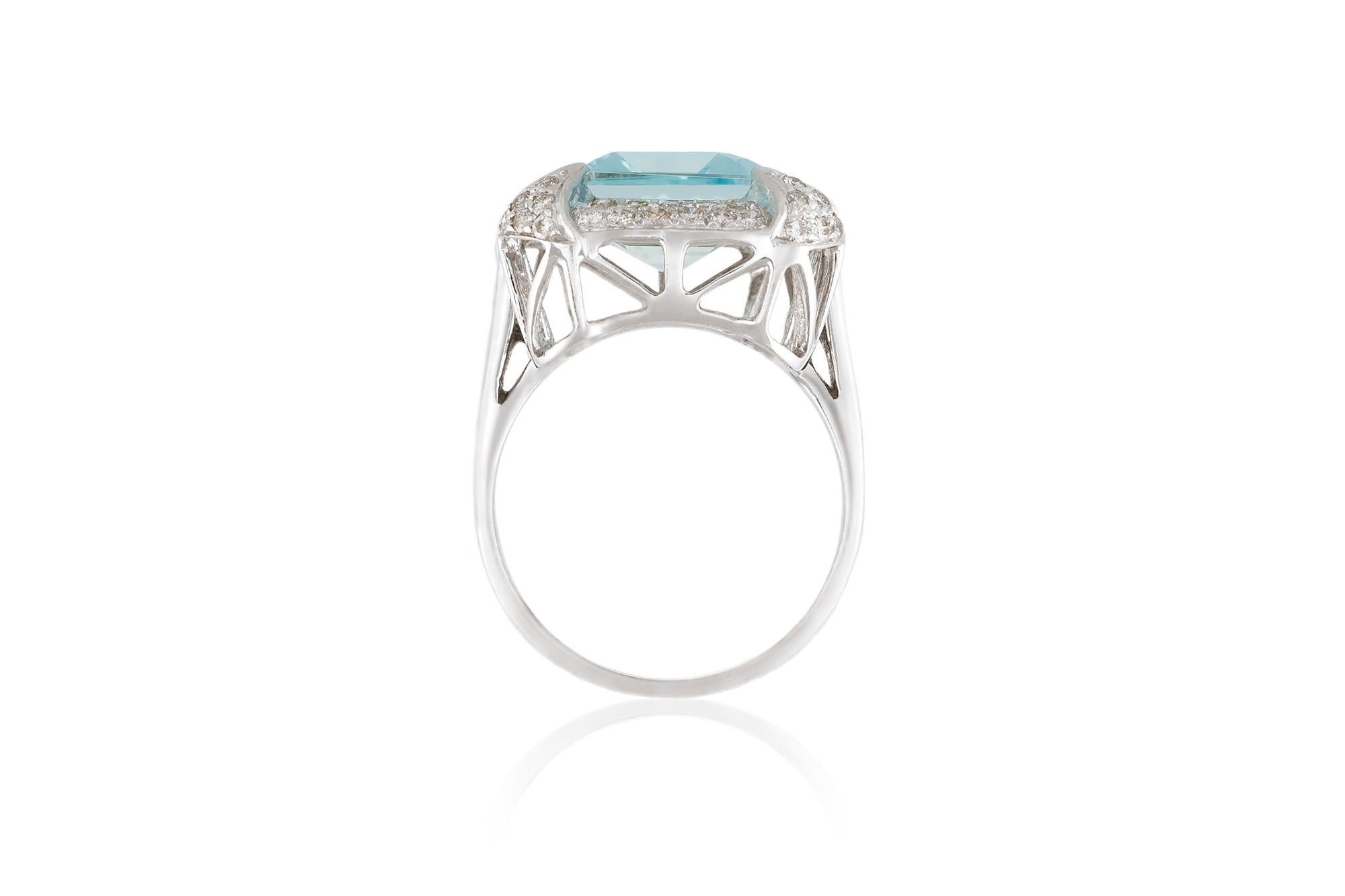 Women's or Men's Aquamarine and Diamond White Gold Ring For Sale