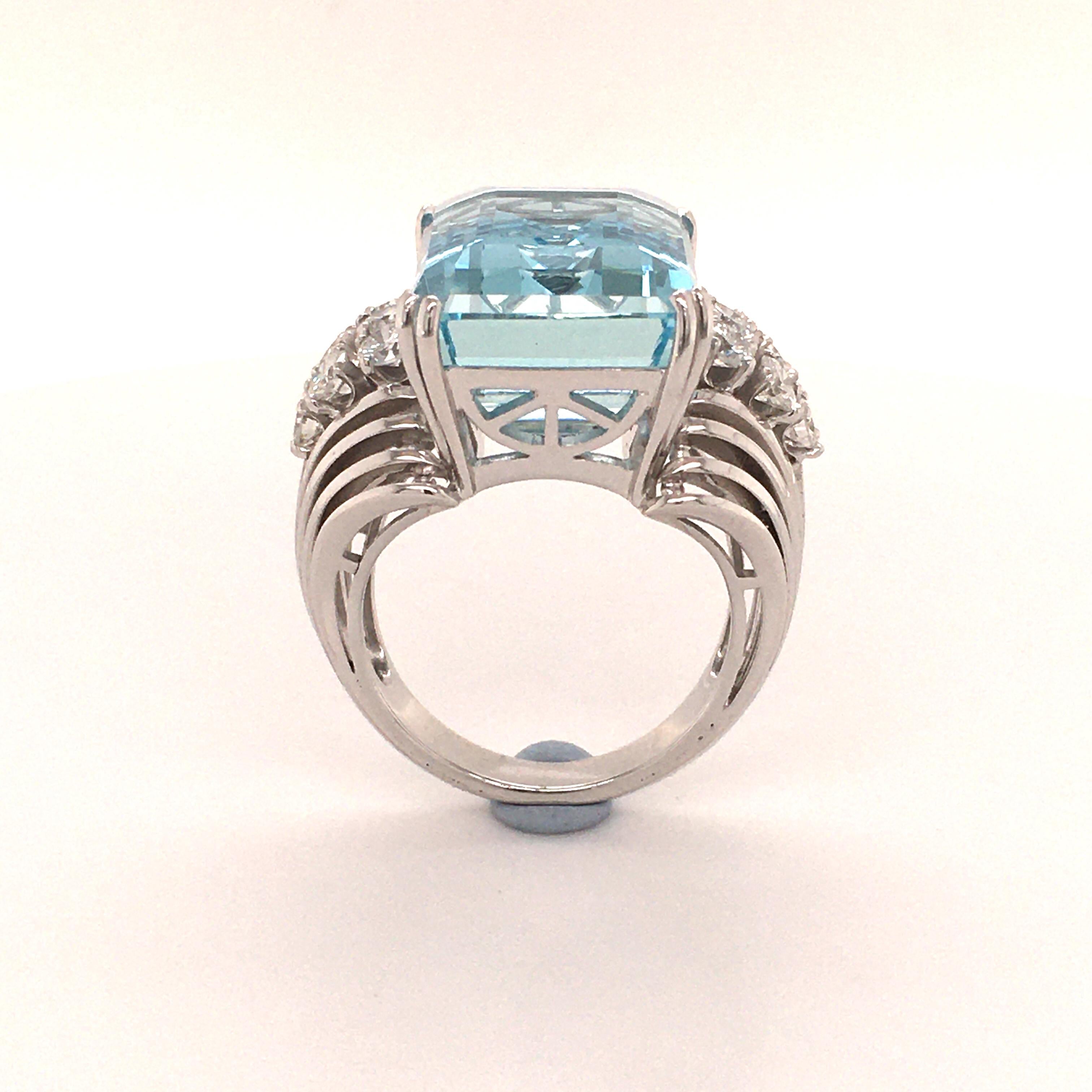 Aquamarine and Diamond White Gold Ring For Sale 2