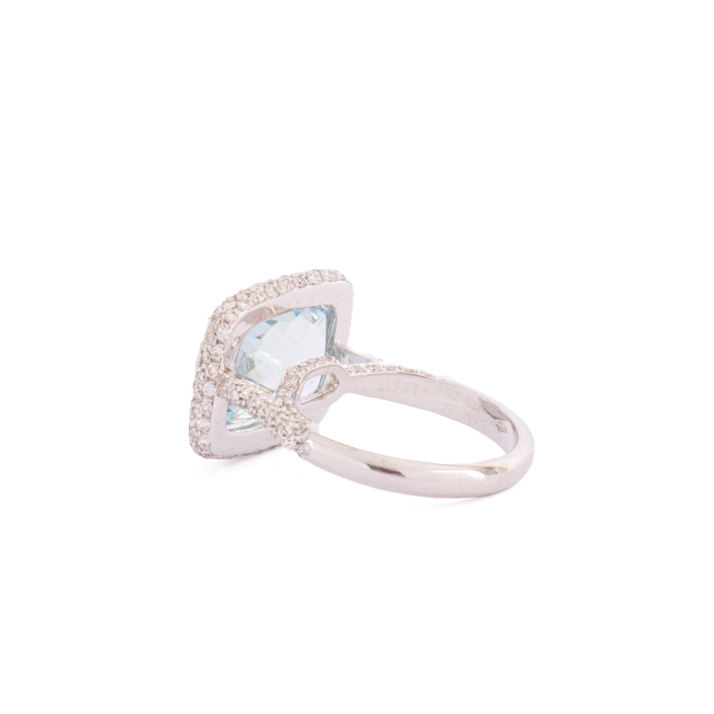 Contemporary Aquamarine and Diamonds 18 Karat White Gold Ring