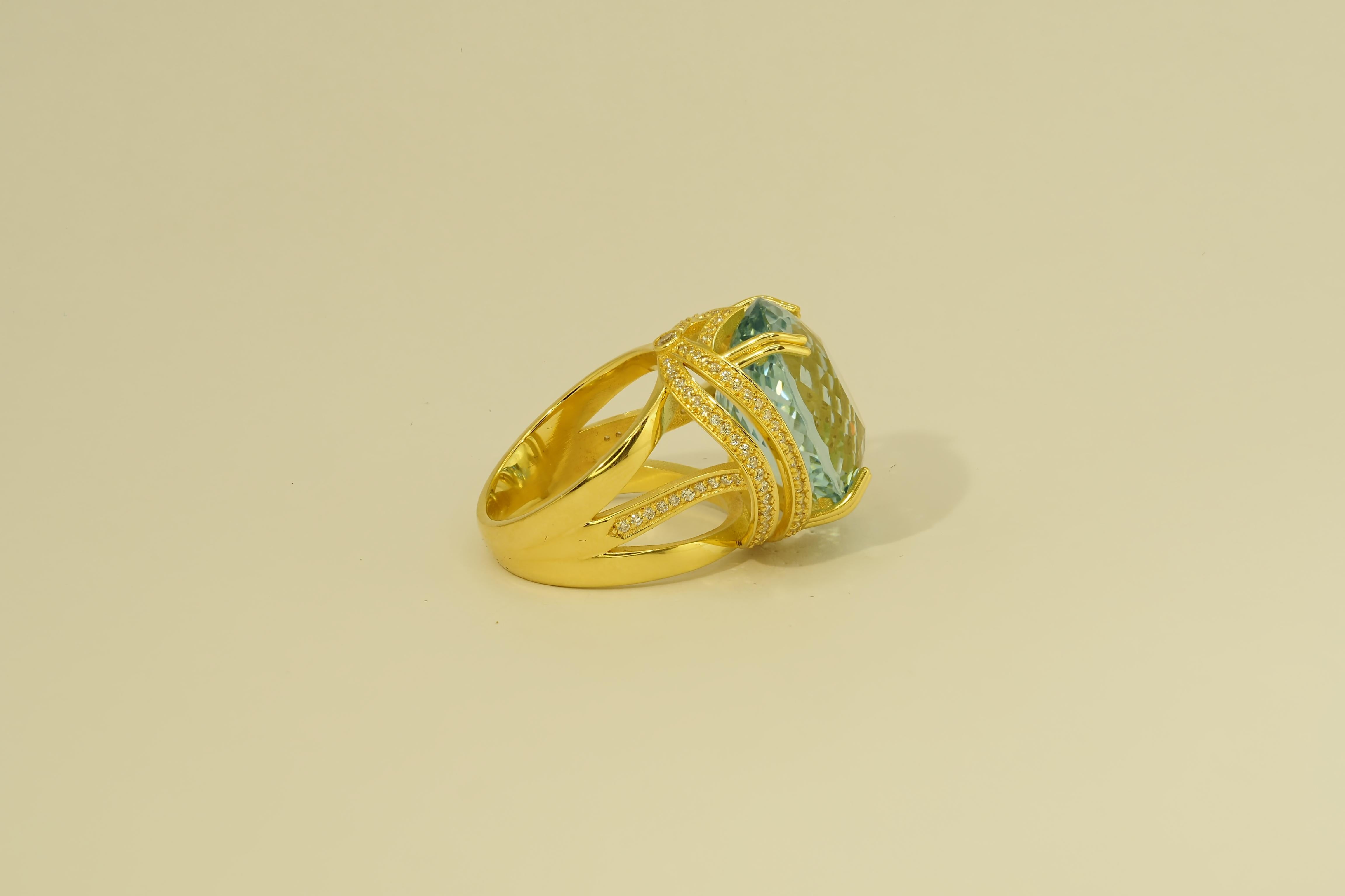 Aquamarine and diamonds 18k gold ring For Sale 7