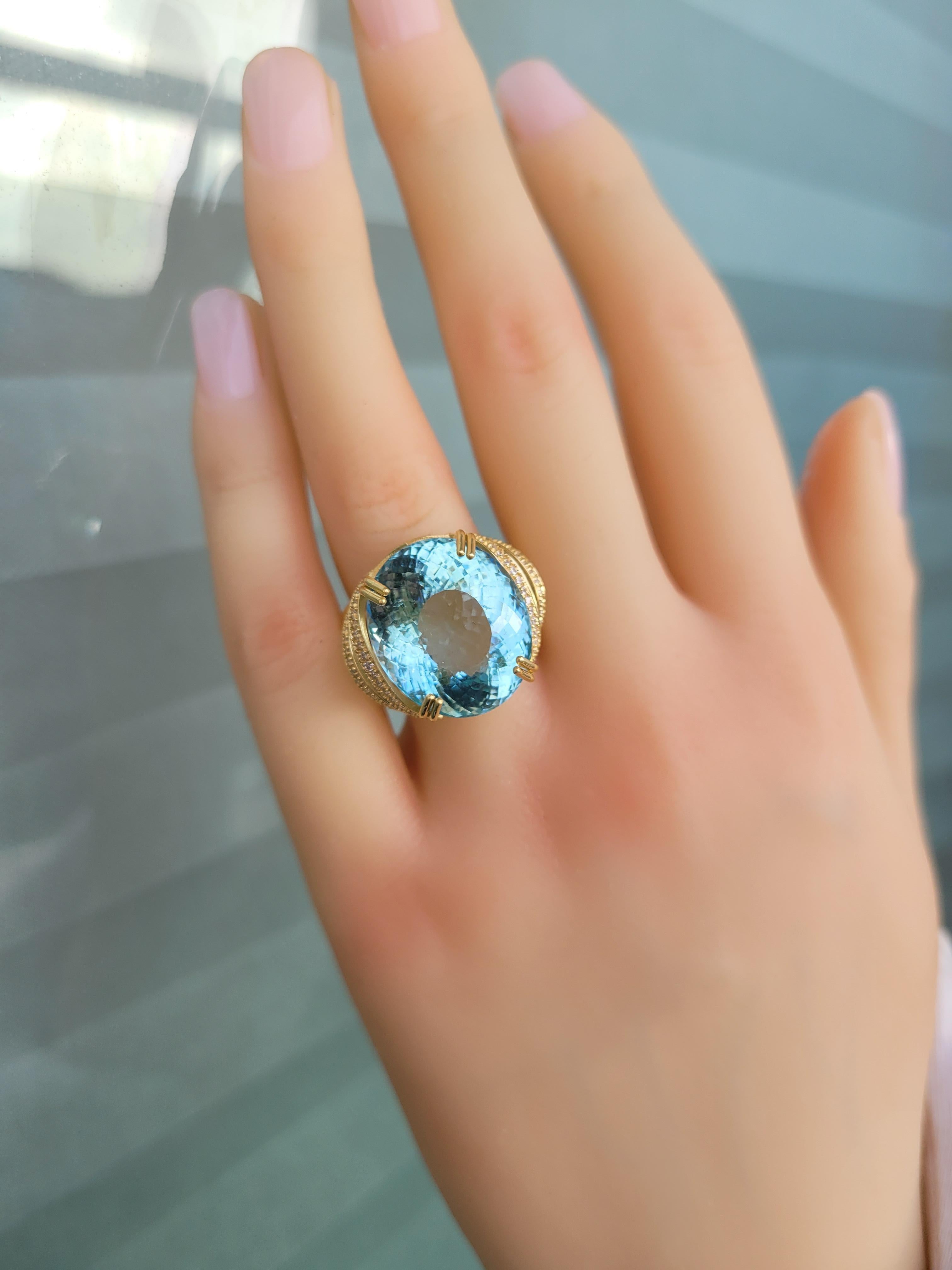Aquamarine and diamonds 18k gold ring For Sale 11