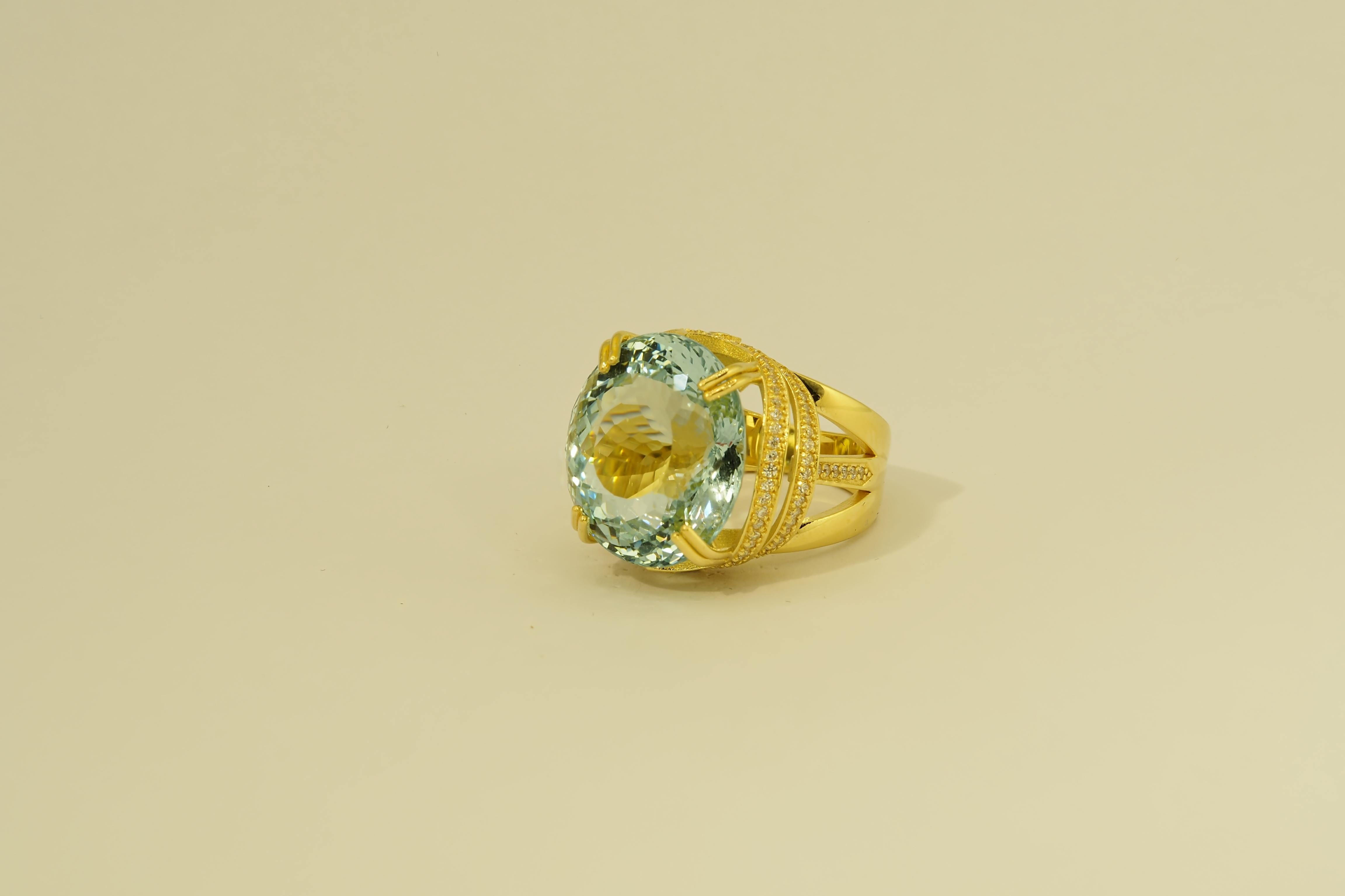 Aquamarine and diamonds 18k gold ring For Sale 12